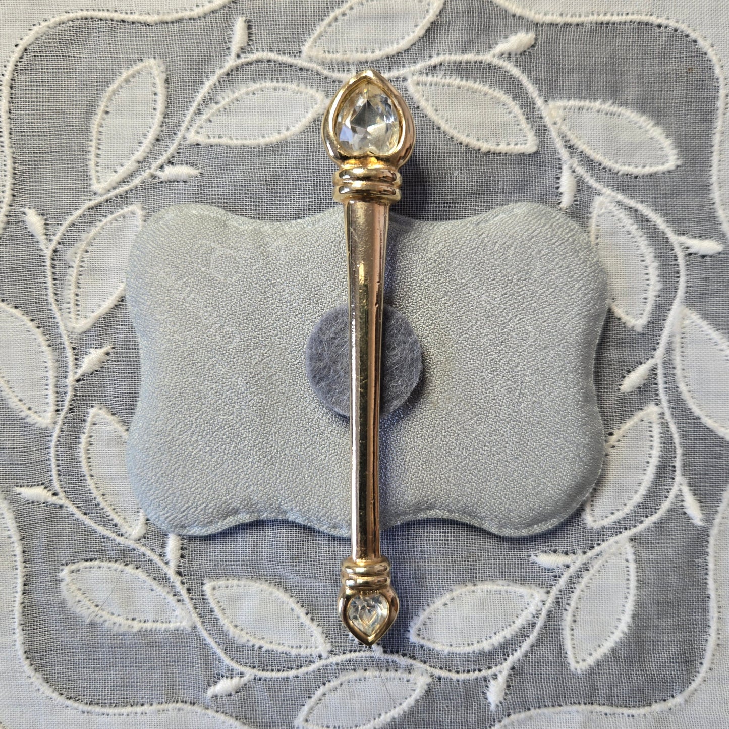 Brooch - Grosse Clear Crystal Hearts Bar Brooch