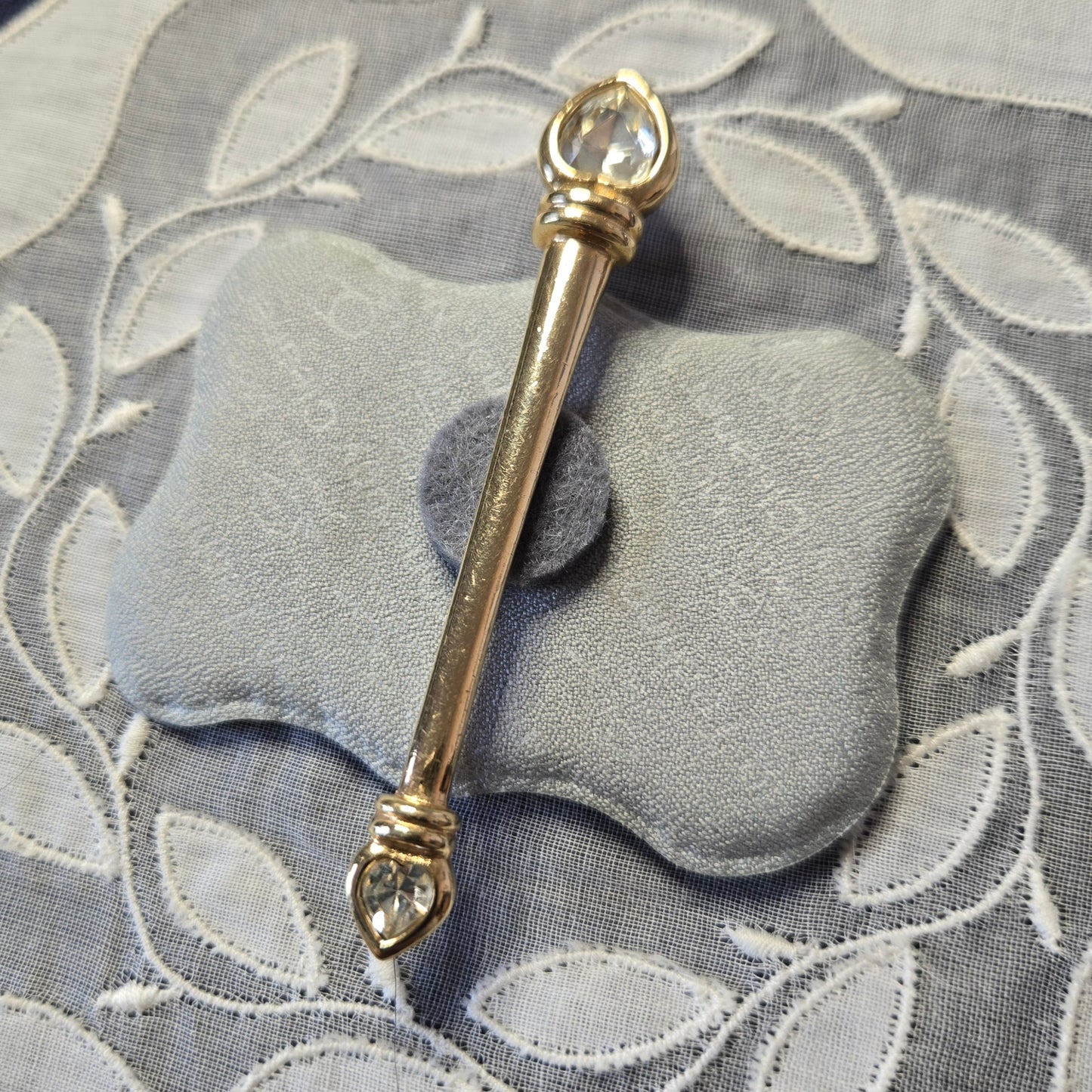 Brooch - Grosse Clear Crystal Hearts Bar Brooch