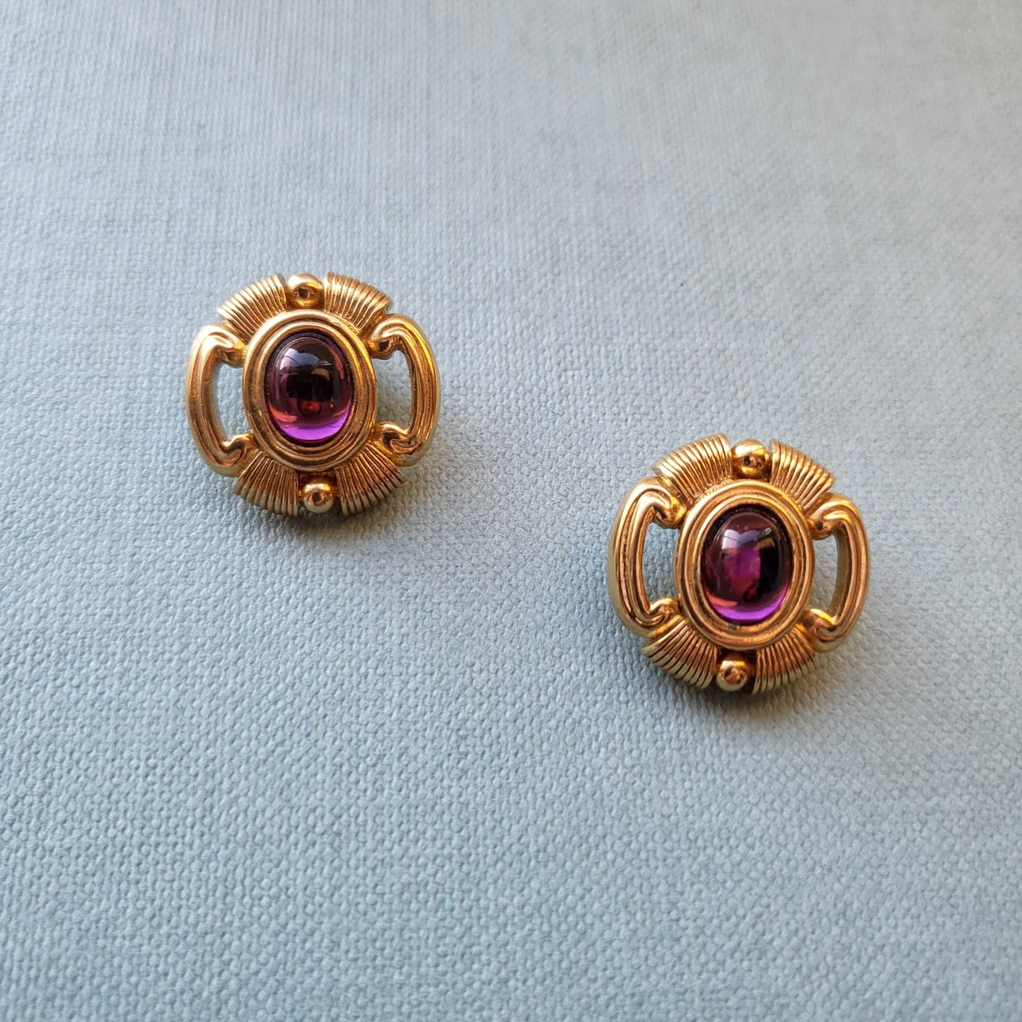 Clip on - Vintage Purple Cabochon Glass Clip On Earrings