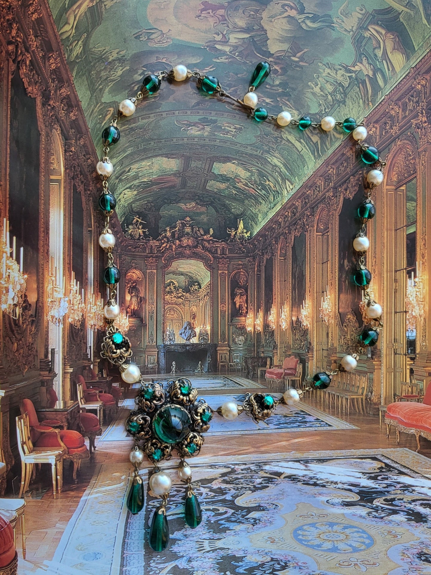 Necklace - Vintage Emerald and Pearl Glass Beads Necklace