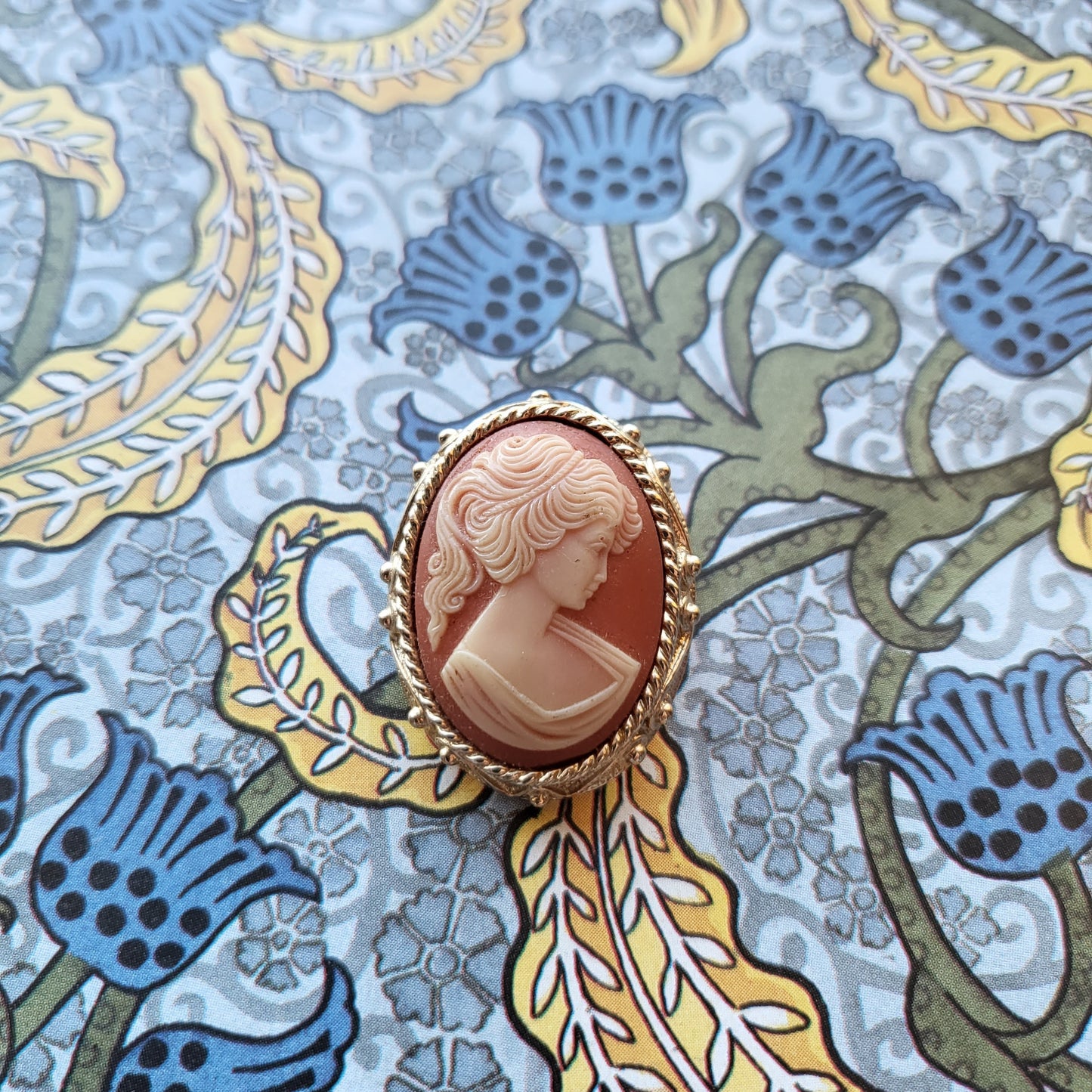 Pendant/Brooch - Sarah Coventry Orange Cameo Brooch