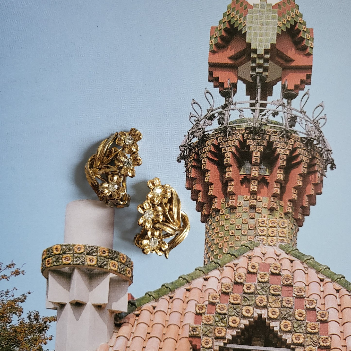 Clip on - Gold Crystal Flowers Clip On Earrings