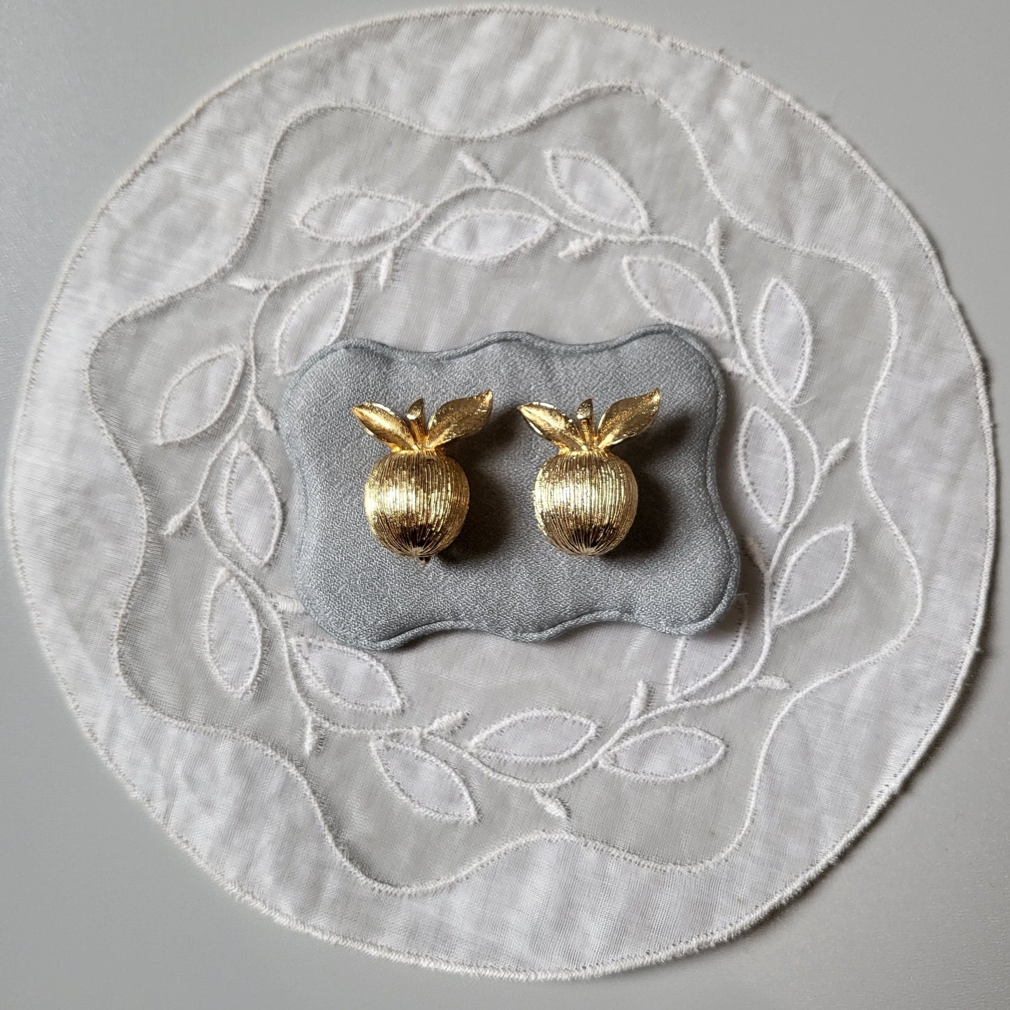 Clip on - Sarah Coventry Gold Apple Clip on Earrings