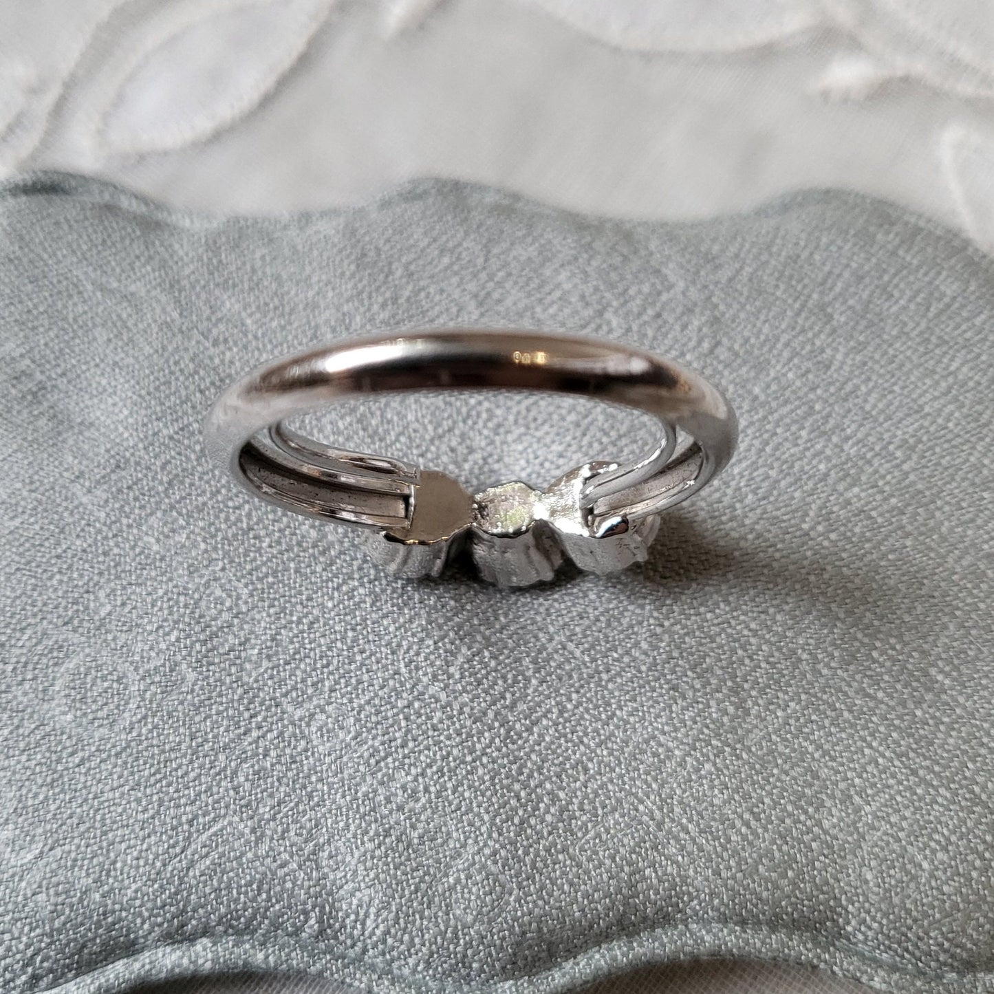 Ring - Red and Clear Crystals Flower Cluster Trilogy Ring