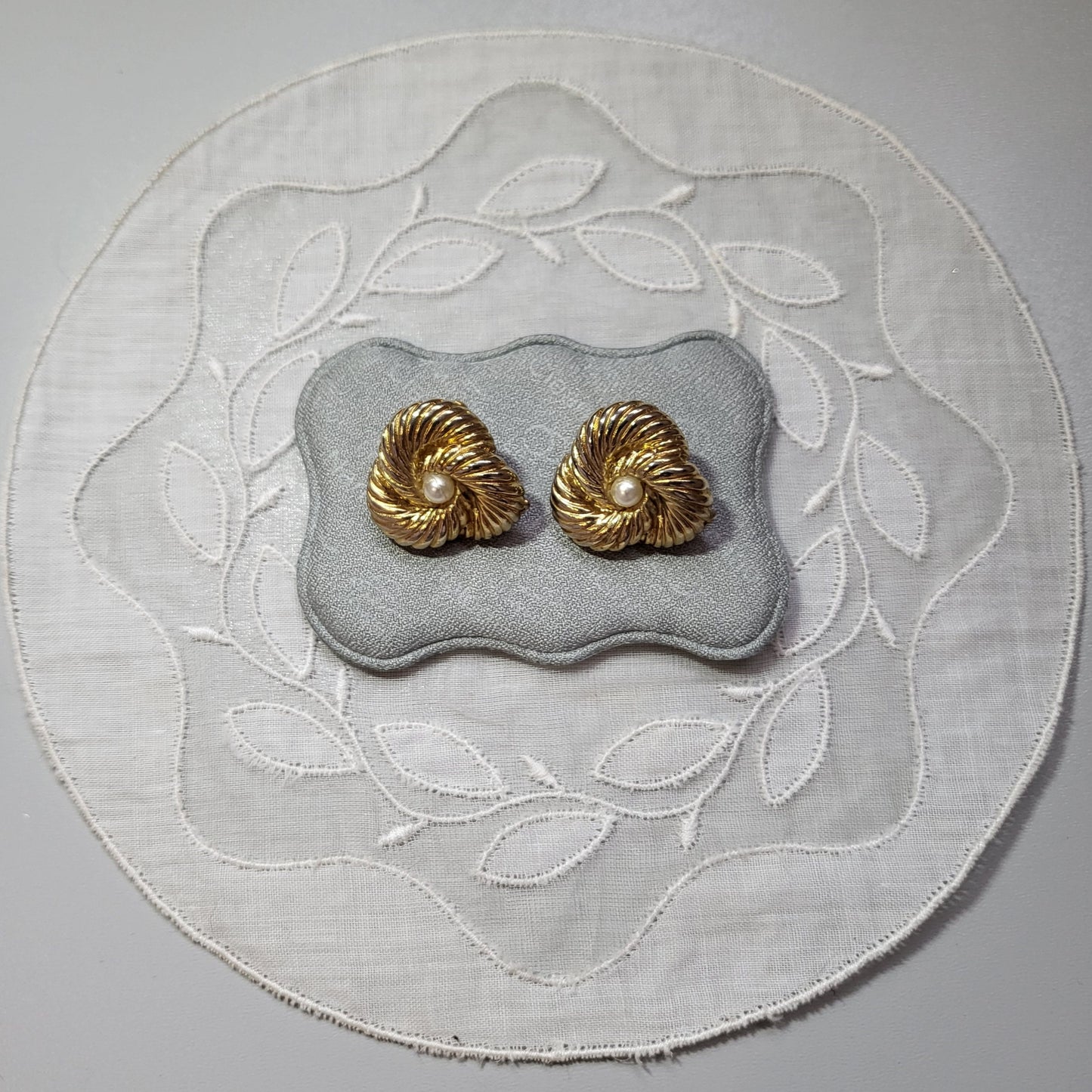 Posts - Pearl Triangular Knot Stud Earrings