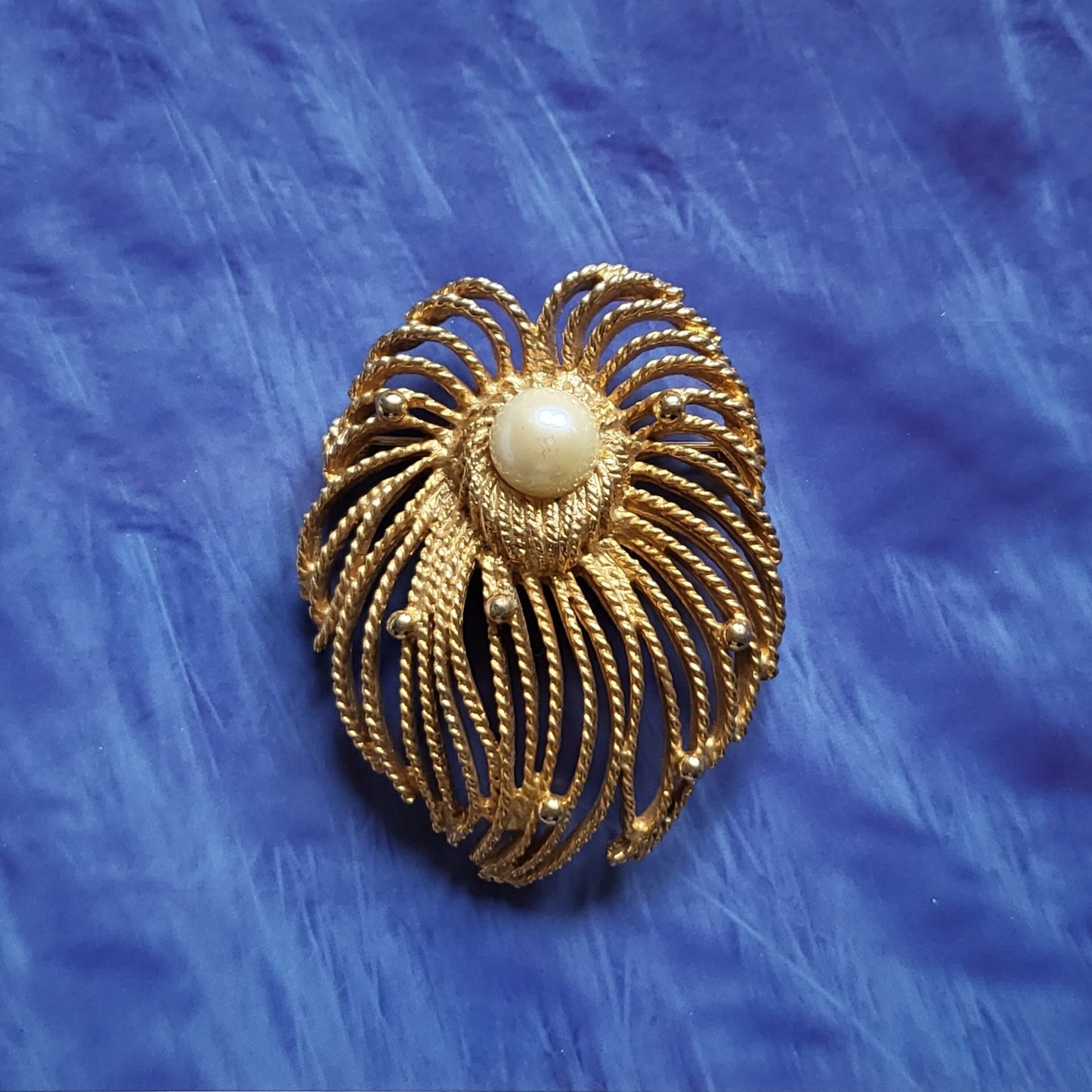 Brooch - Caroline Statement Pearl Brooch