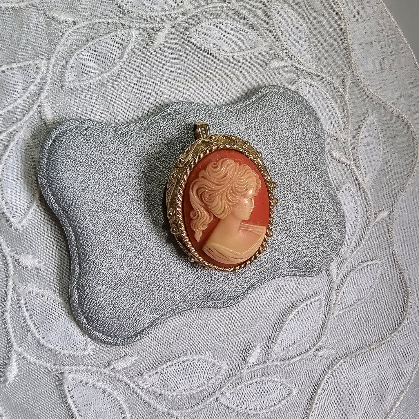Pendant/Brooch - Sarah Coventry Orange Cameo Brooch