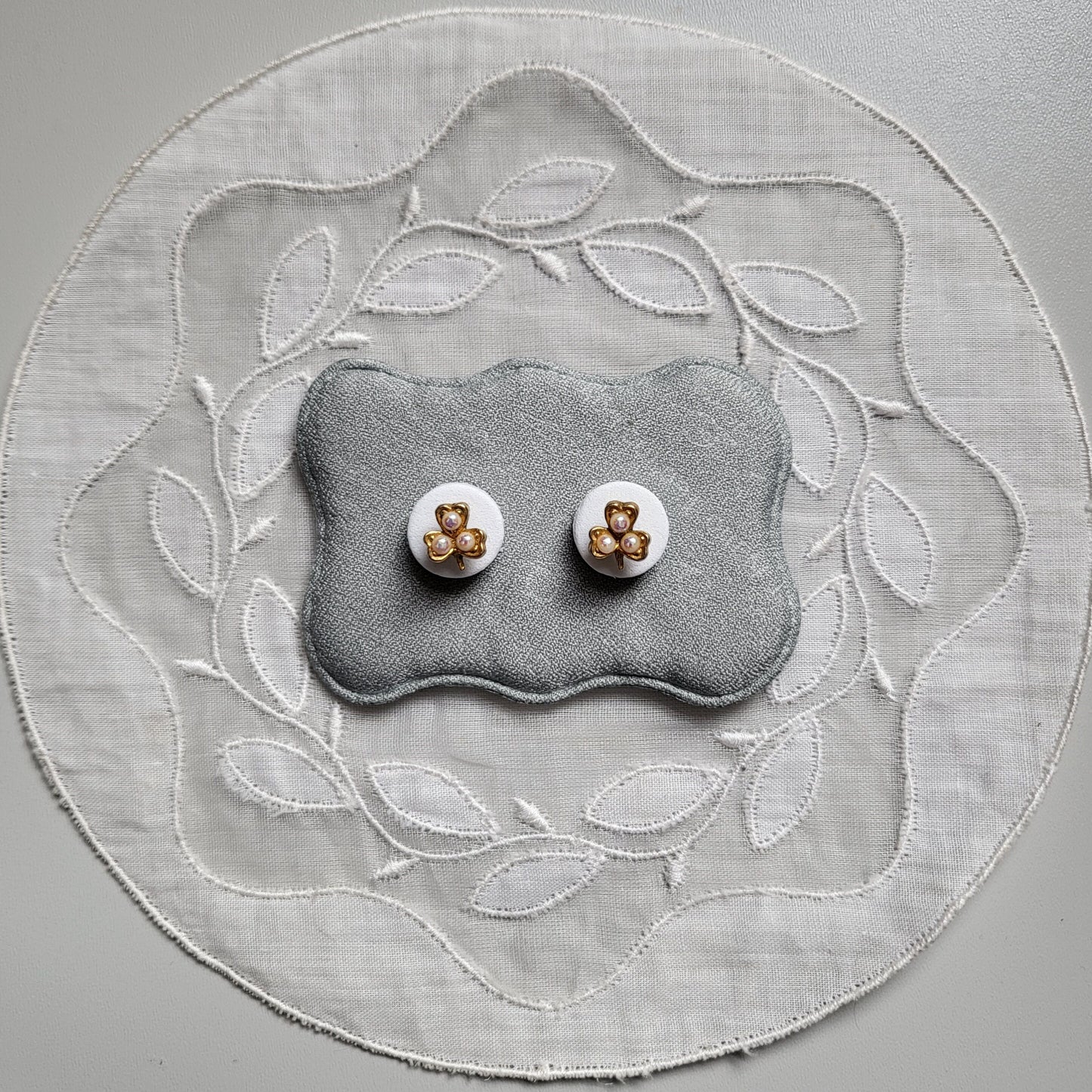 Posts - Tiny Pearl Clover Stud Earrings