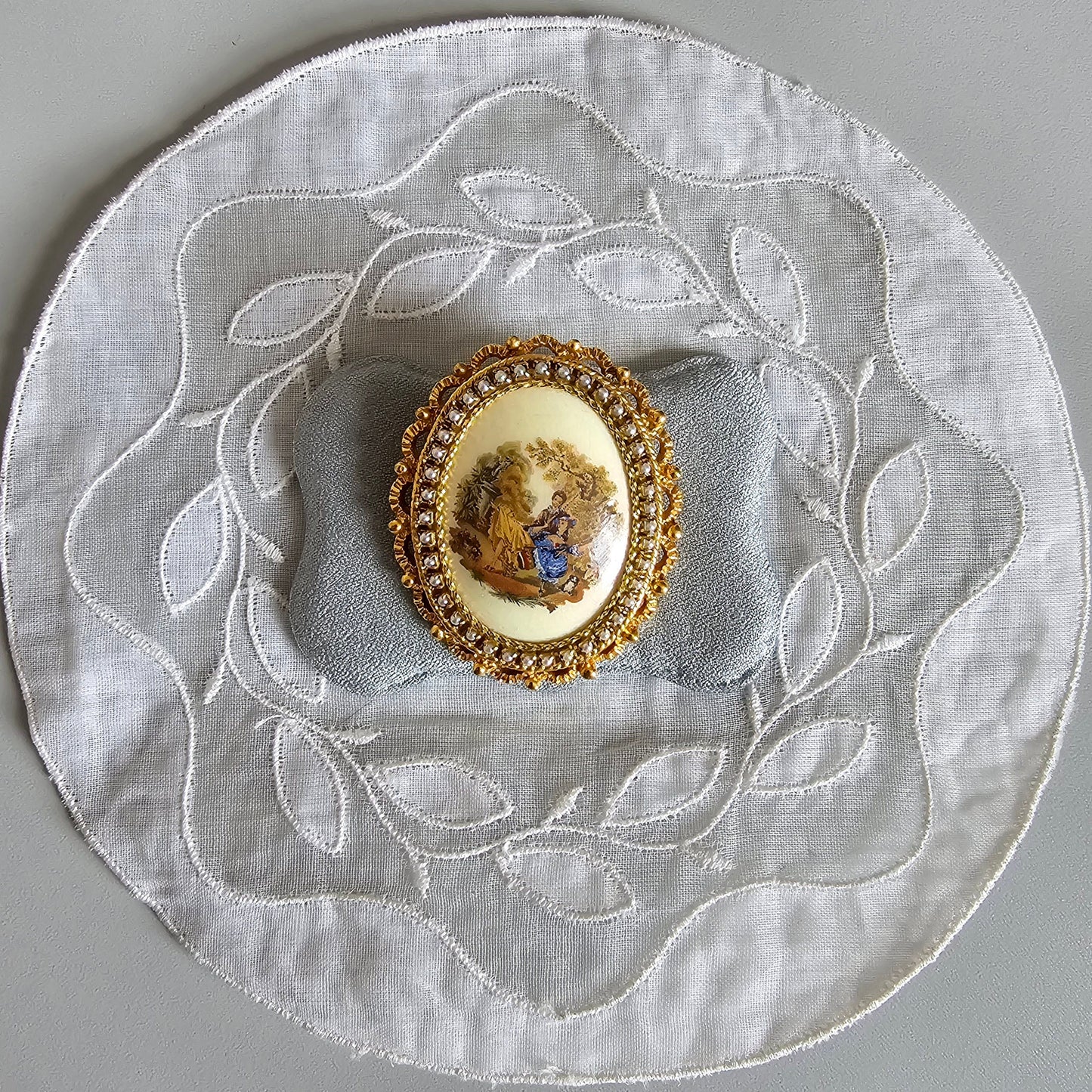 Brooch - Seed Pearl Frame Painting Brooch