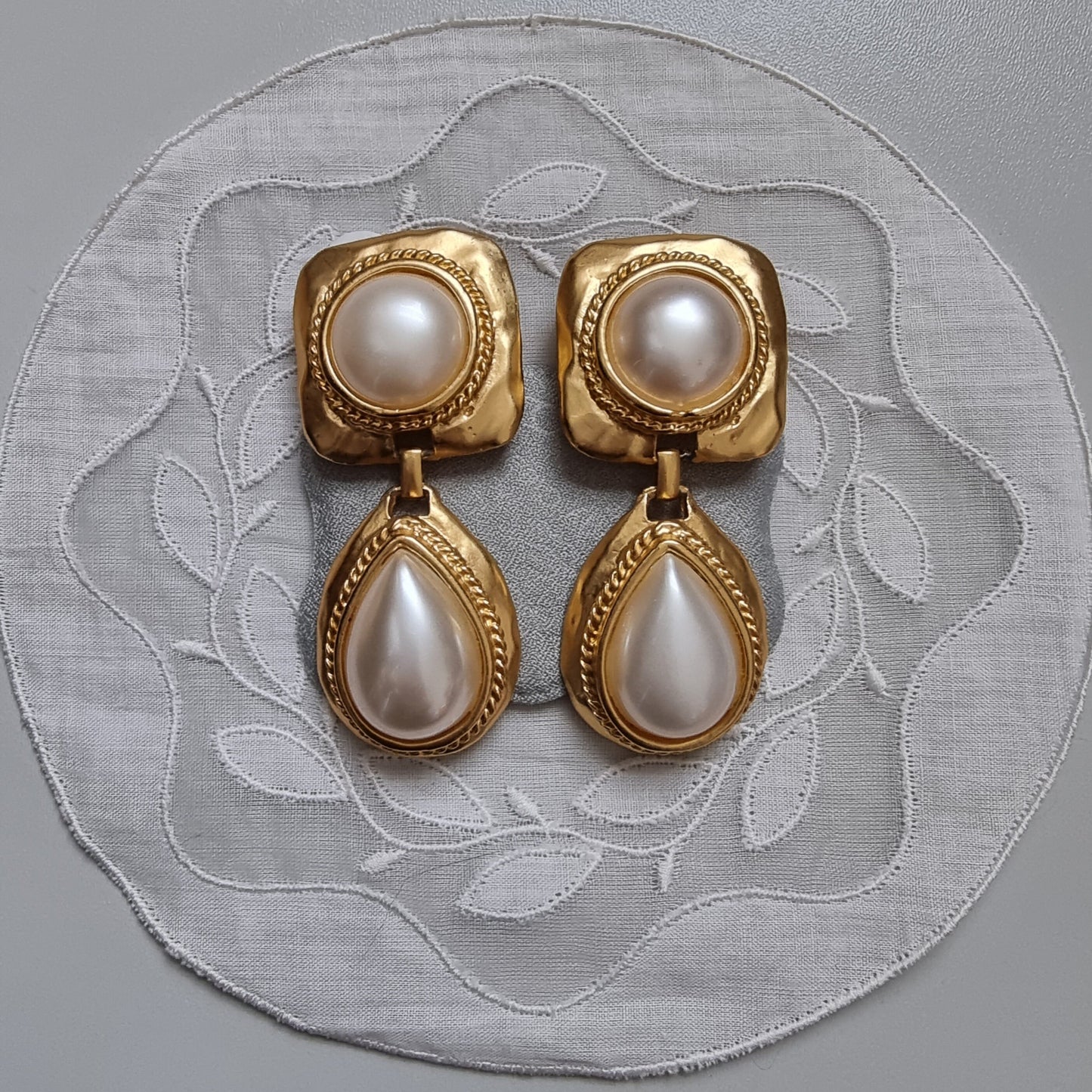 Clip on - Statement Pearl Drop Clip on Earrings