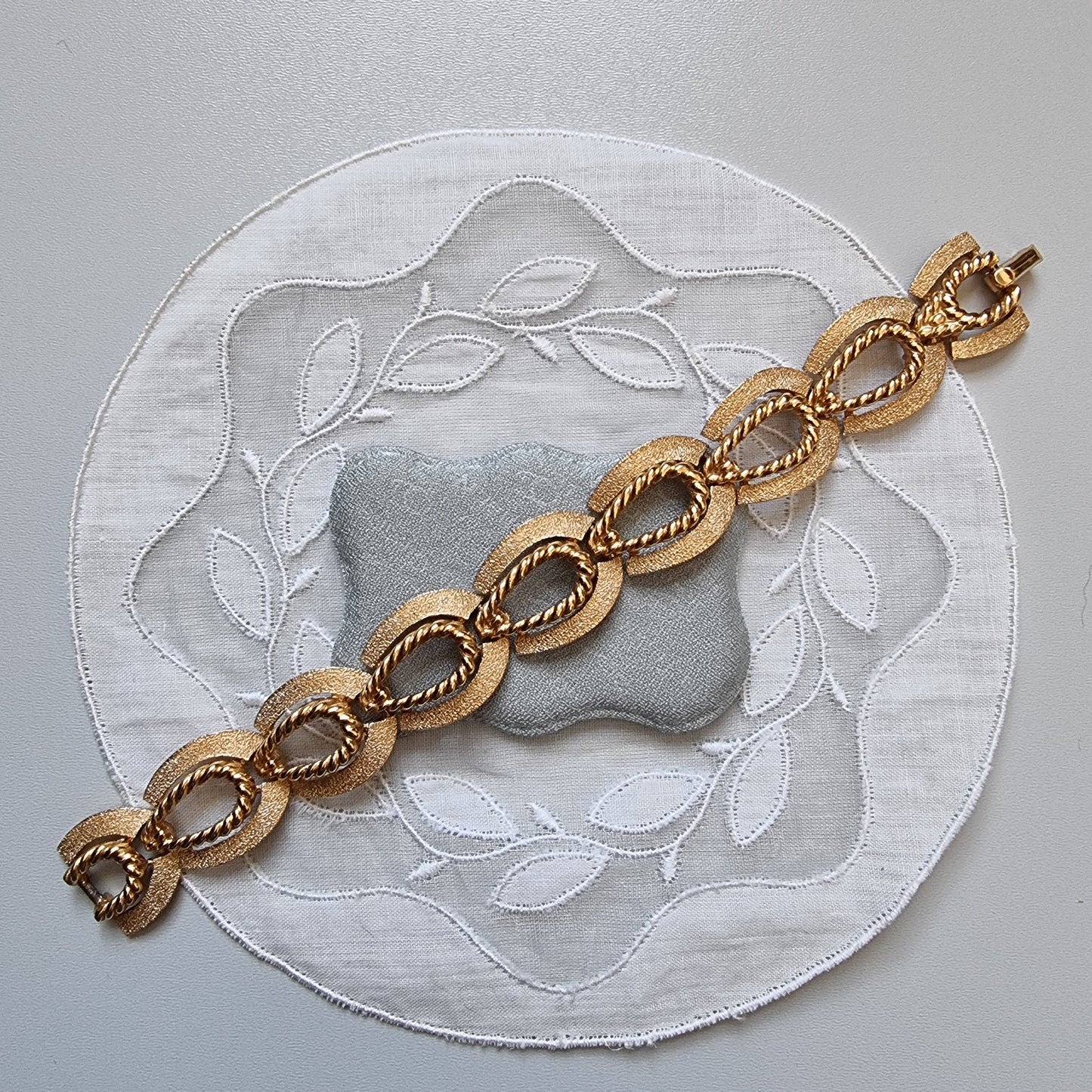 Bracelet - Crown Trifari Gold Horseshoe Link Bracelet