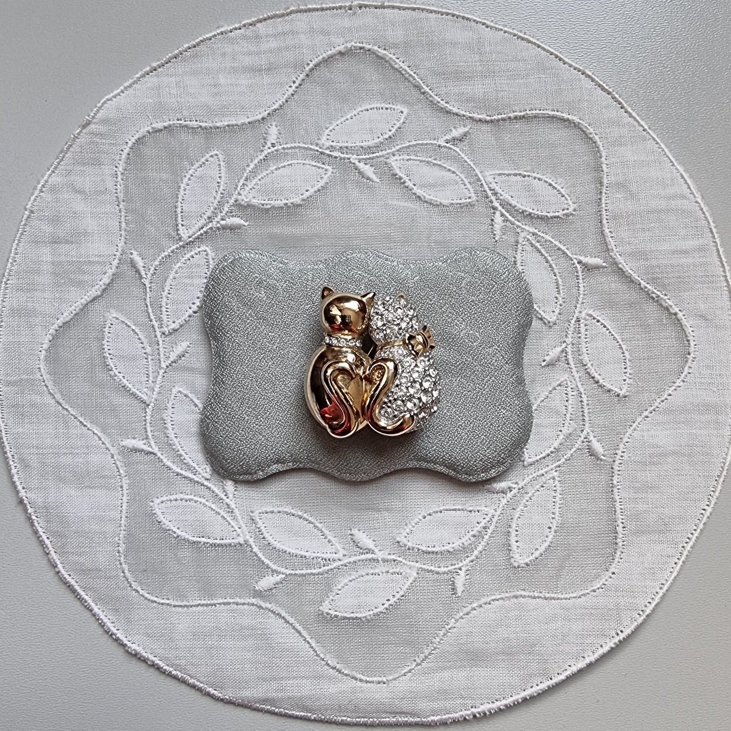 Brooch - Gold and Crystals Two Cats Brooch