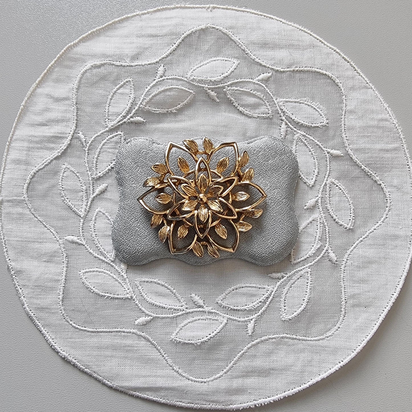 Brooch - Sarah Coventry Gold Flower Brooch