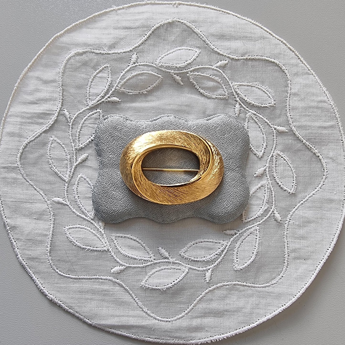 Brooch - Napier Oval Brushed Gold Twist Brooch