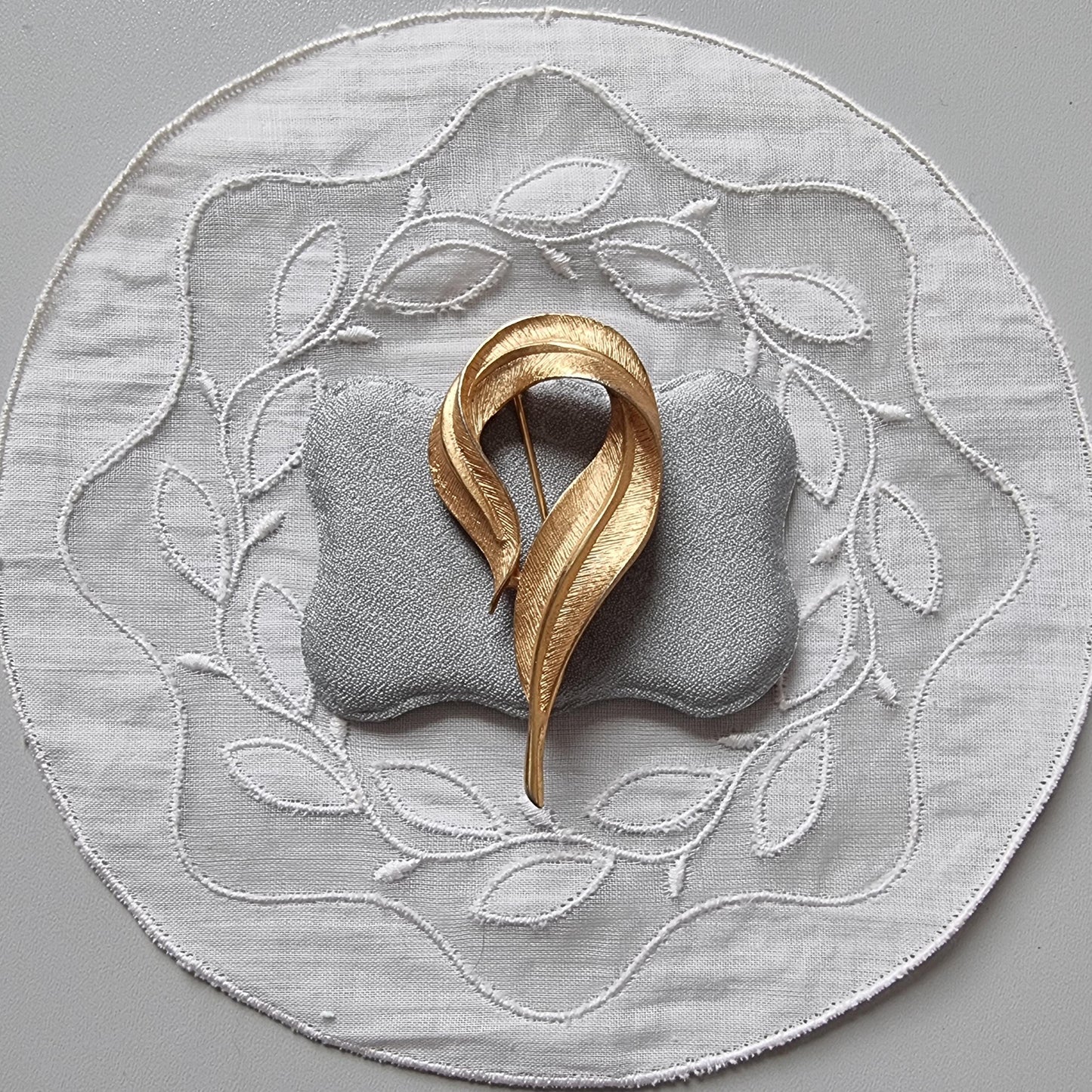 Brooch - Sarah Coventry Gold Feather Brooch