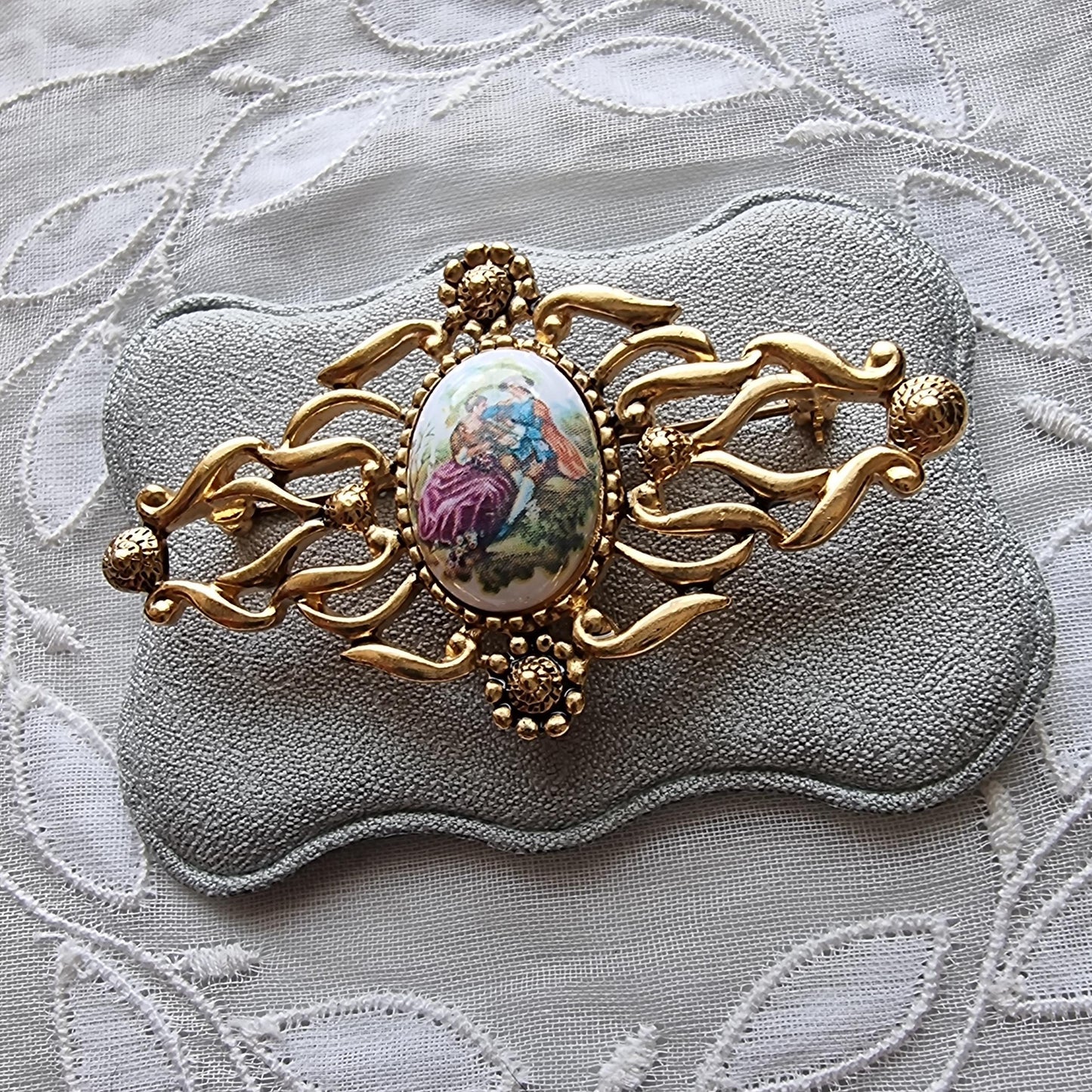Brooch - Gold Ornate Frame Oval Painting Cabochon Brooch