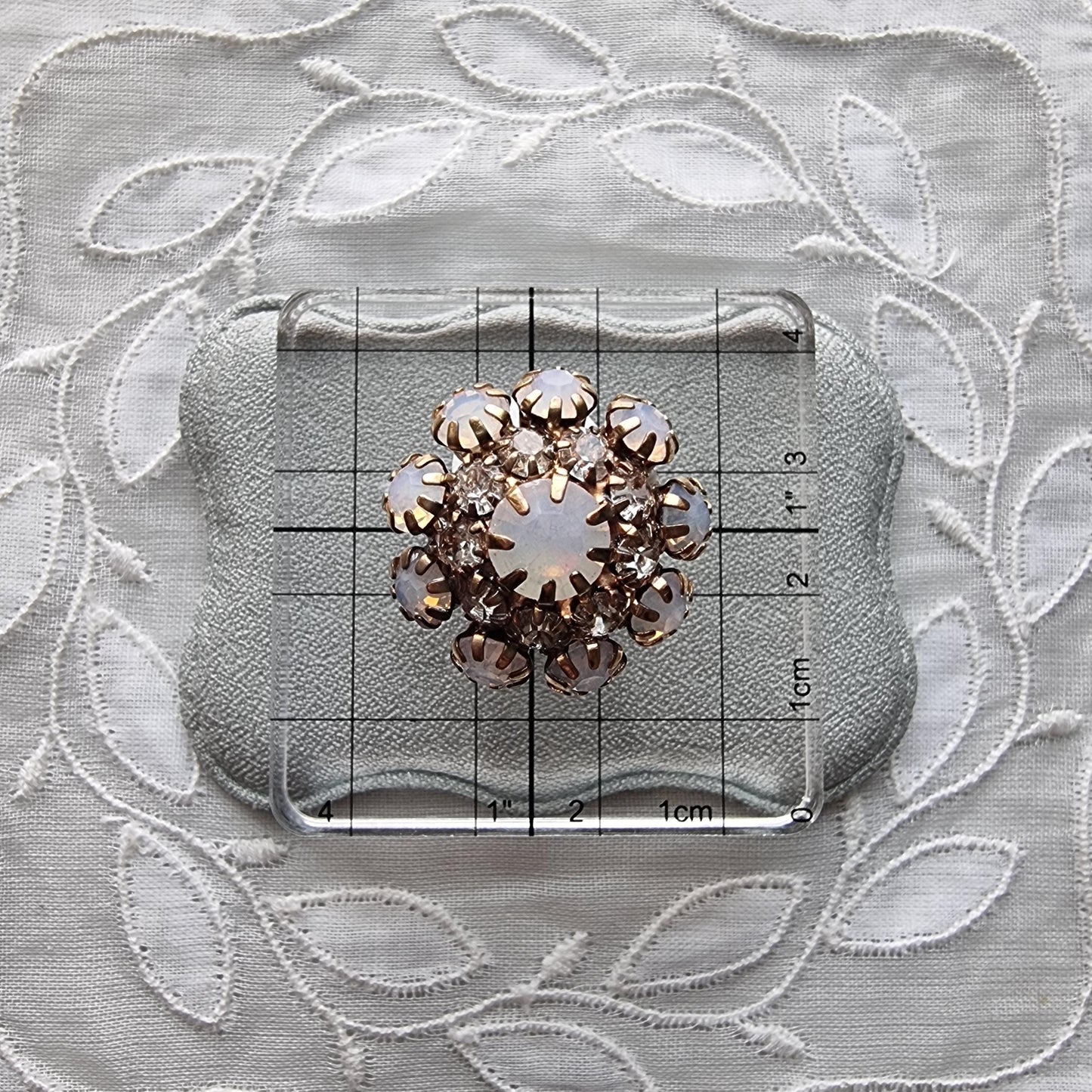 Posts - Milky White Crystals Round Stud Earrings