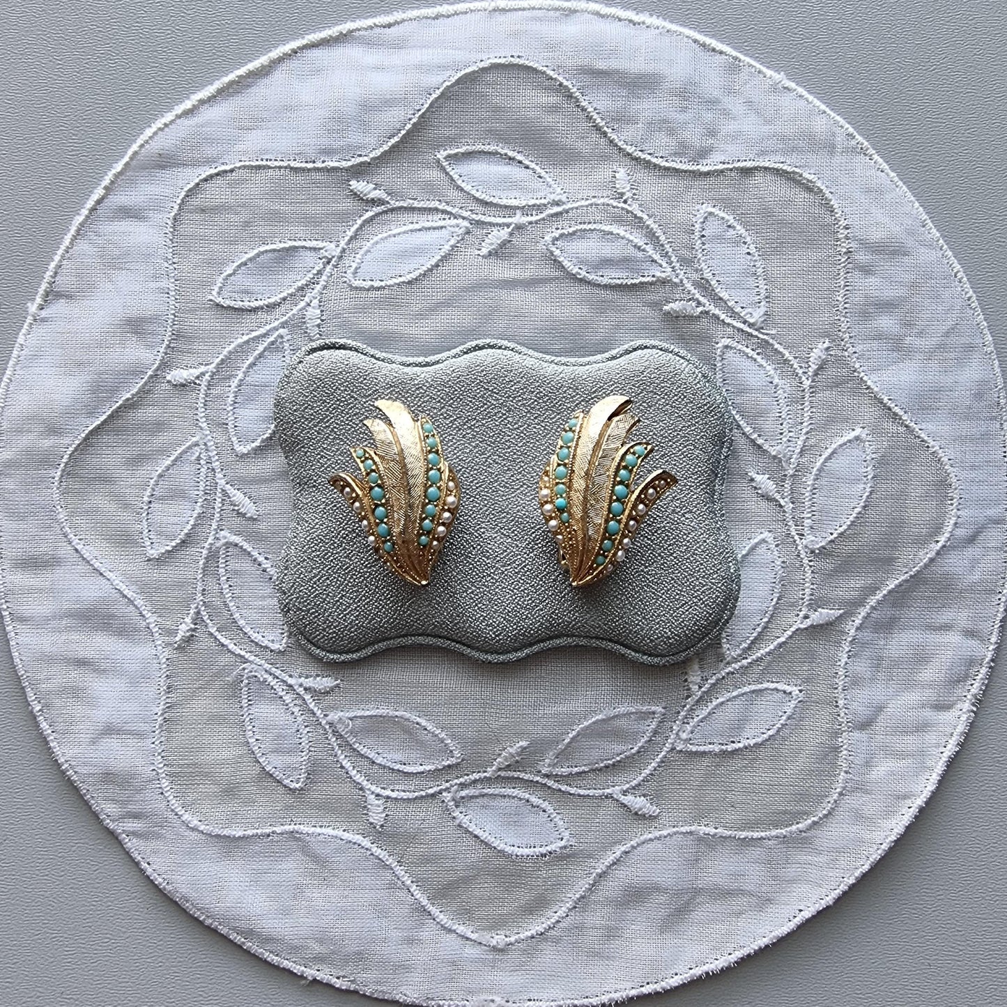 Clip on - Faux Turquoise and Pearls Stylised Flame Clip on Earrings