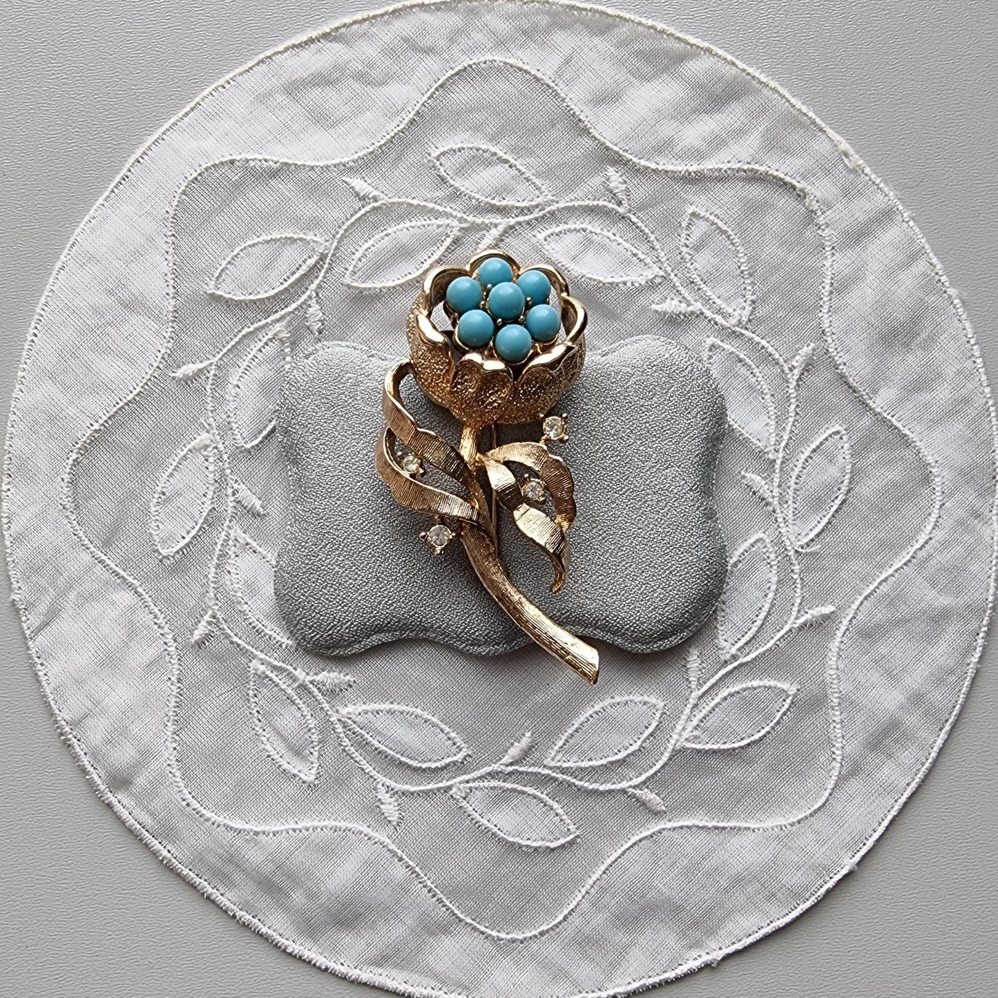 Brooch - Sarah Coventry Turquoise and Crystal Flower Stem Brooch