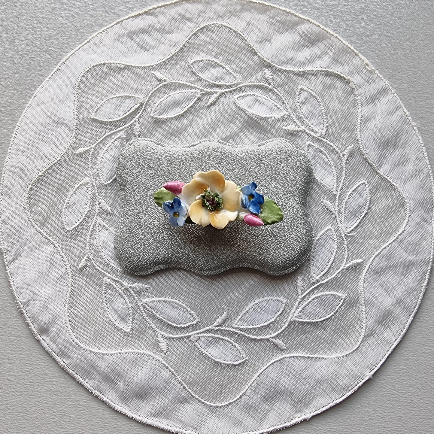 Brooch - Small Porcelain Flower Cluster Brooch