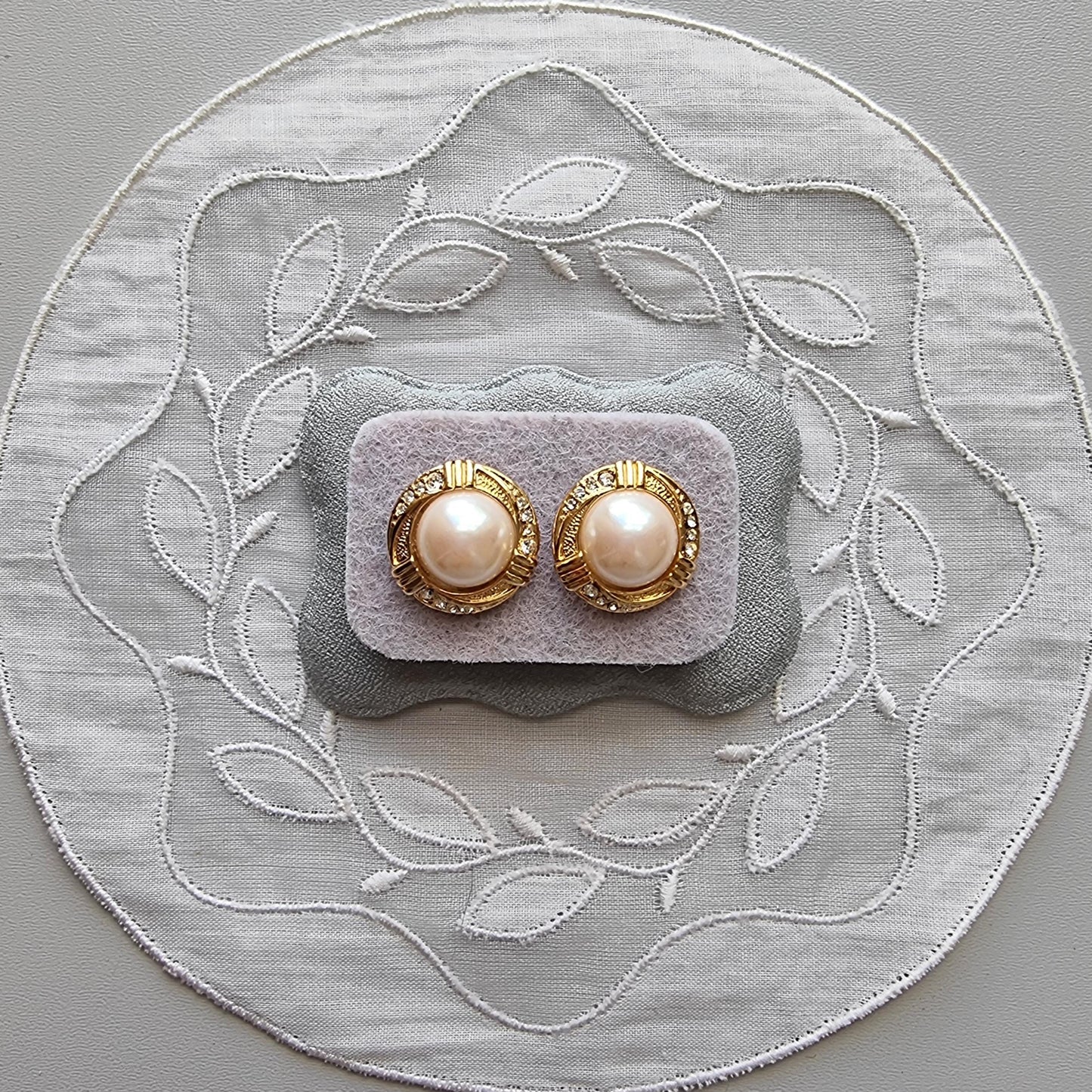 Posts - Gold and Crystals Swirl Pearl Stud Earrings