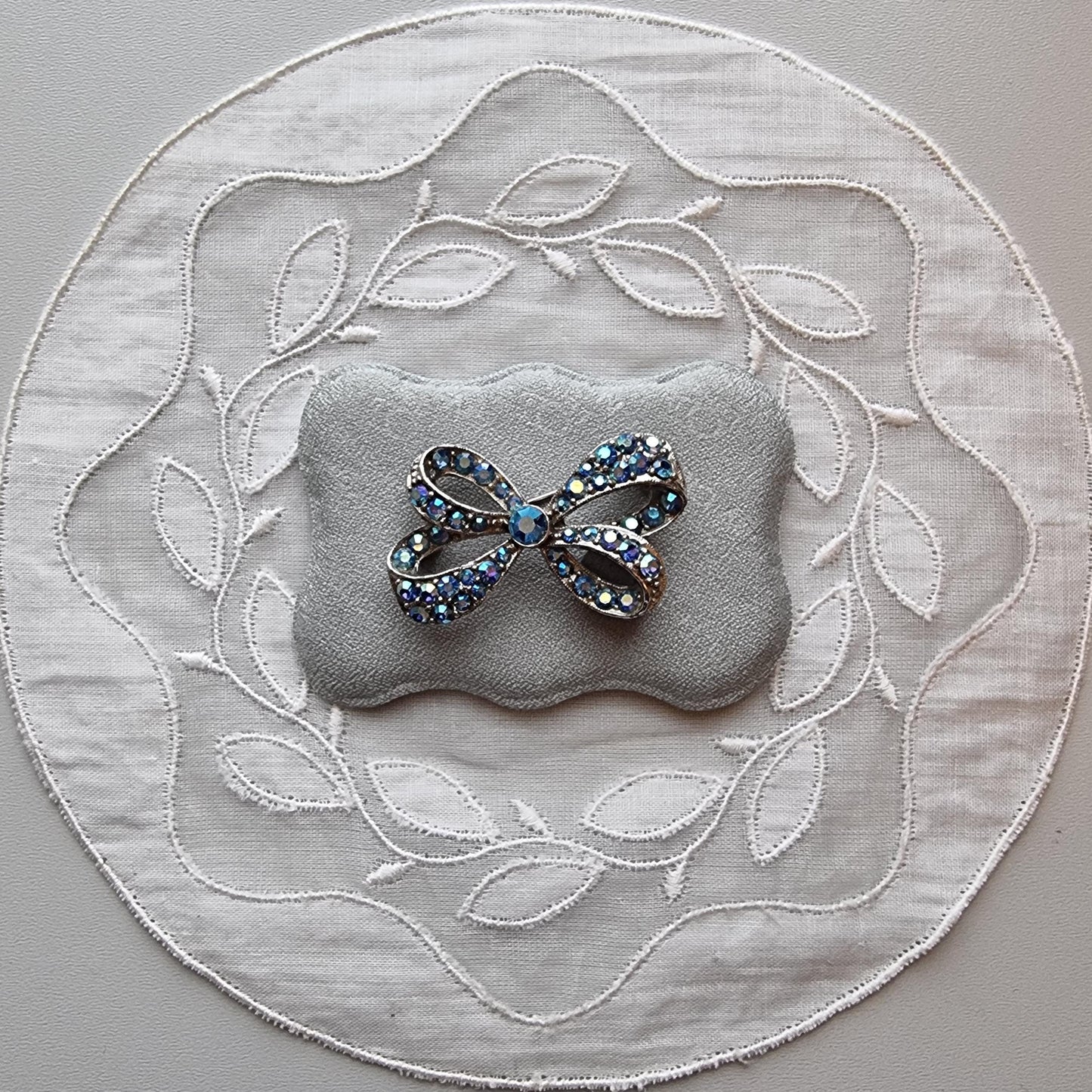 Brooch - Sphinx Blue Aurora Borealis Bow Brooch