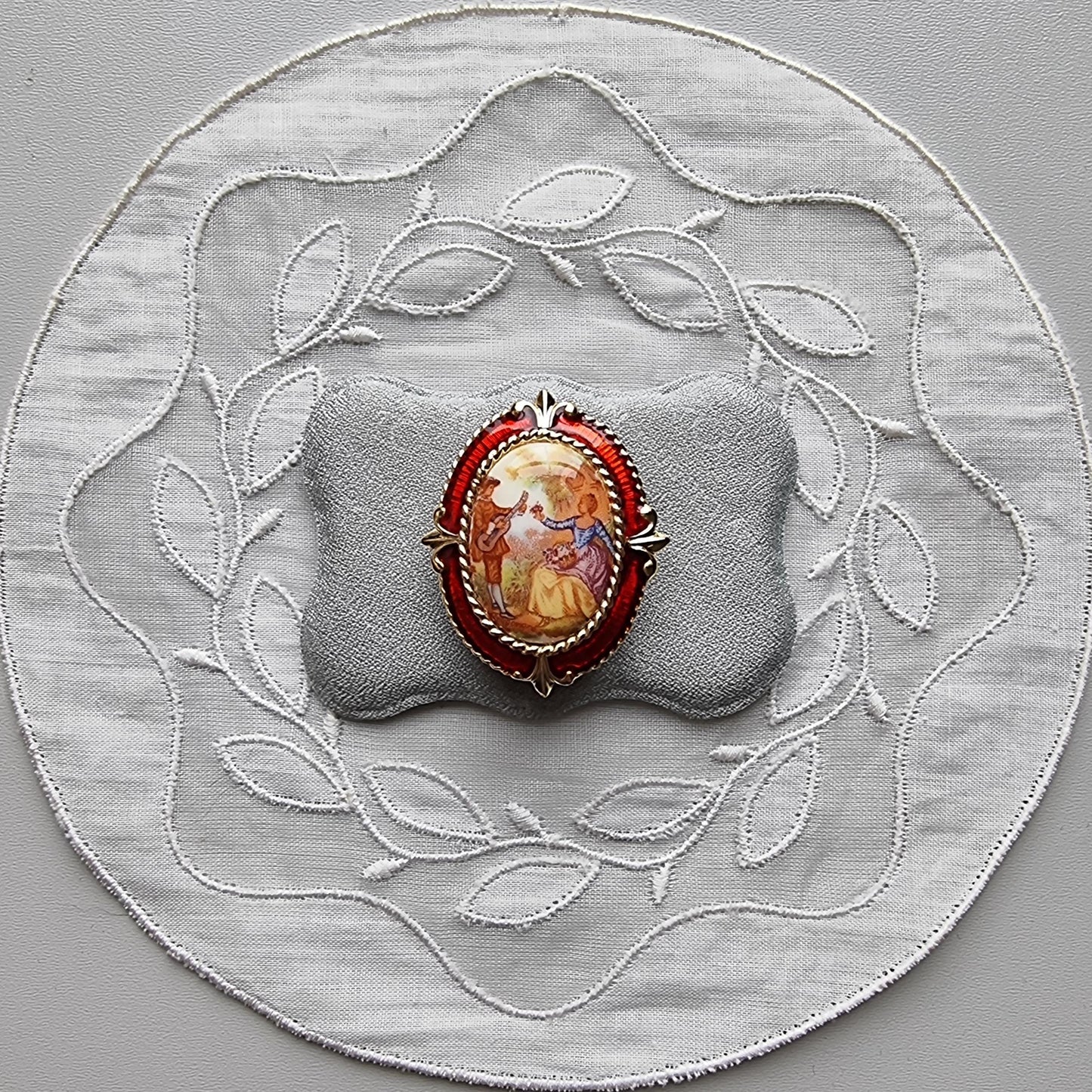 Brooch - Exquisite Red Enamel Frame Painting Brooch