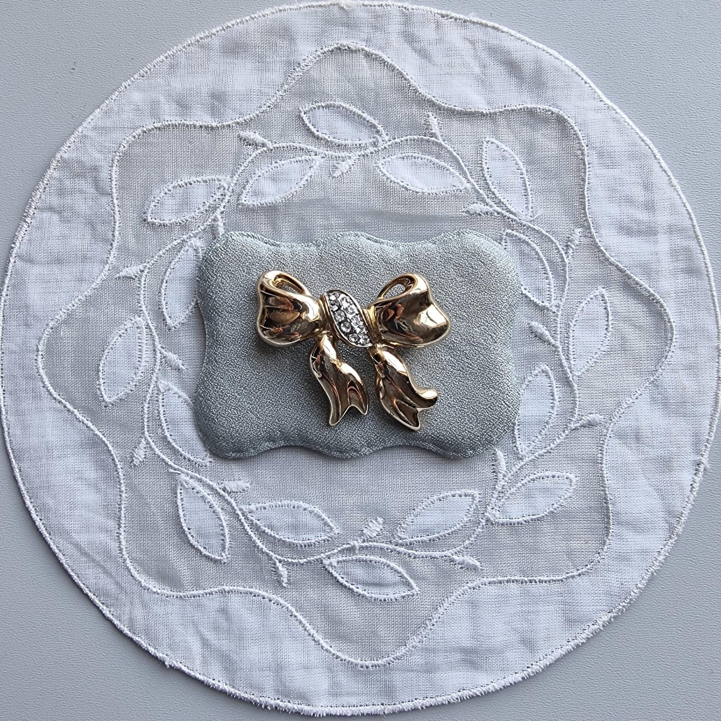 Brooch - Beatrix Jewellery Gold and Clear Crystals Bow Brooch