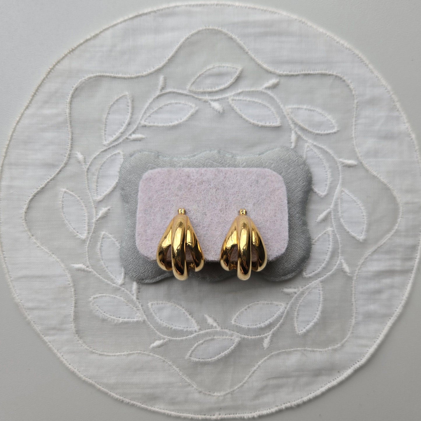 Posts - Gold Split Hoop Earrings