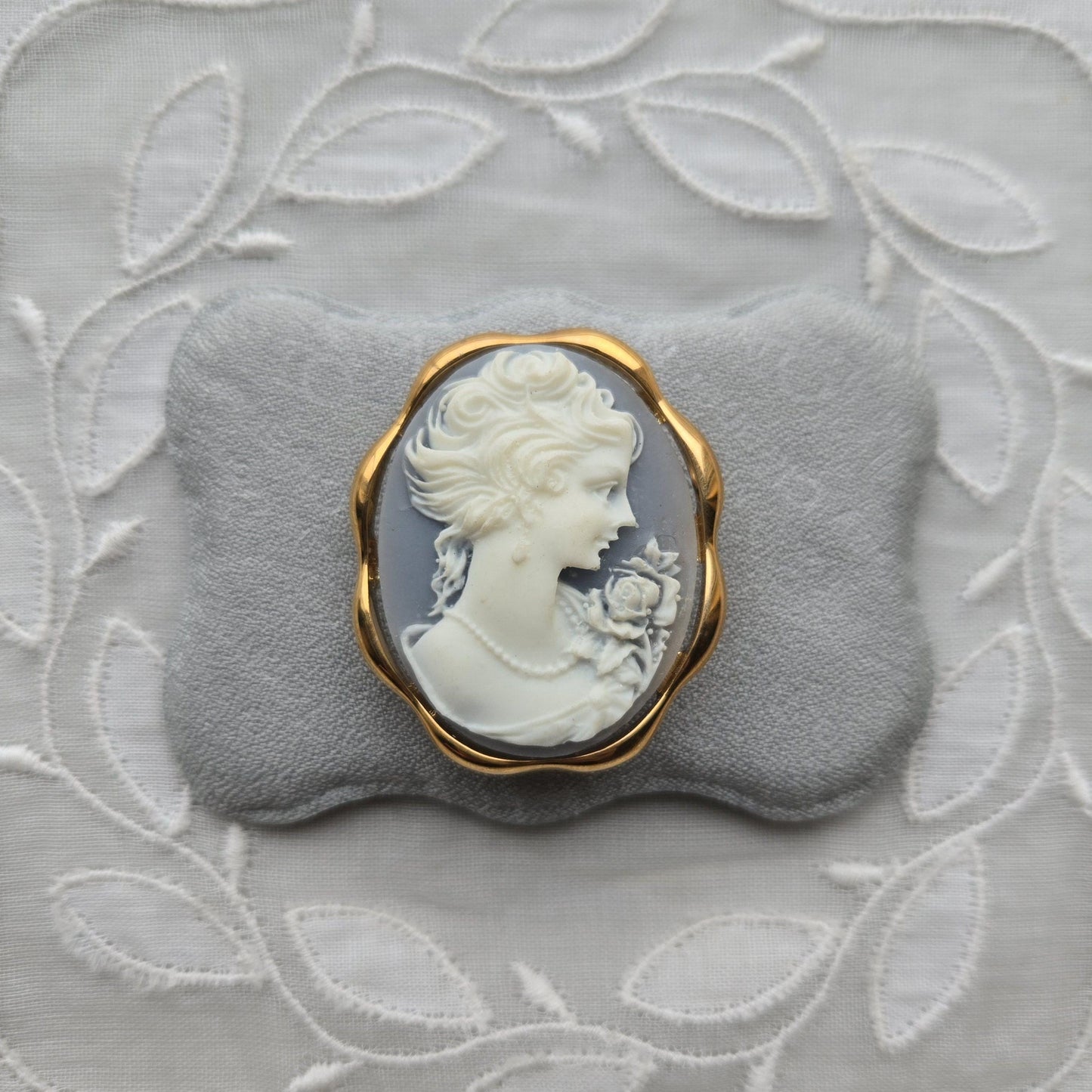Brooch - Oval Blue Cameo Brooch