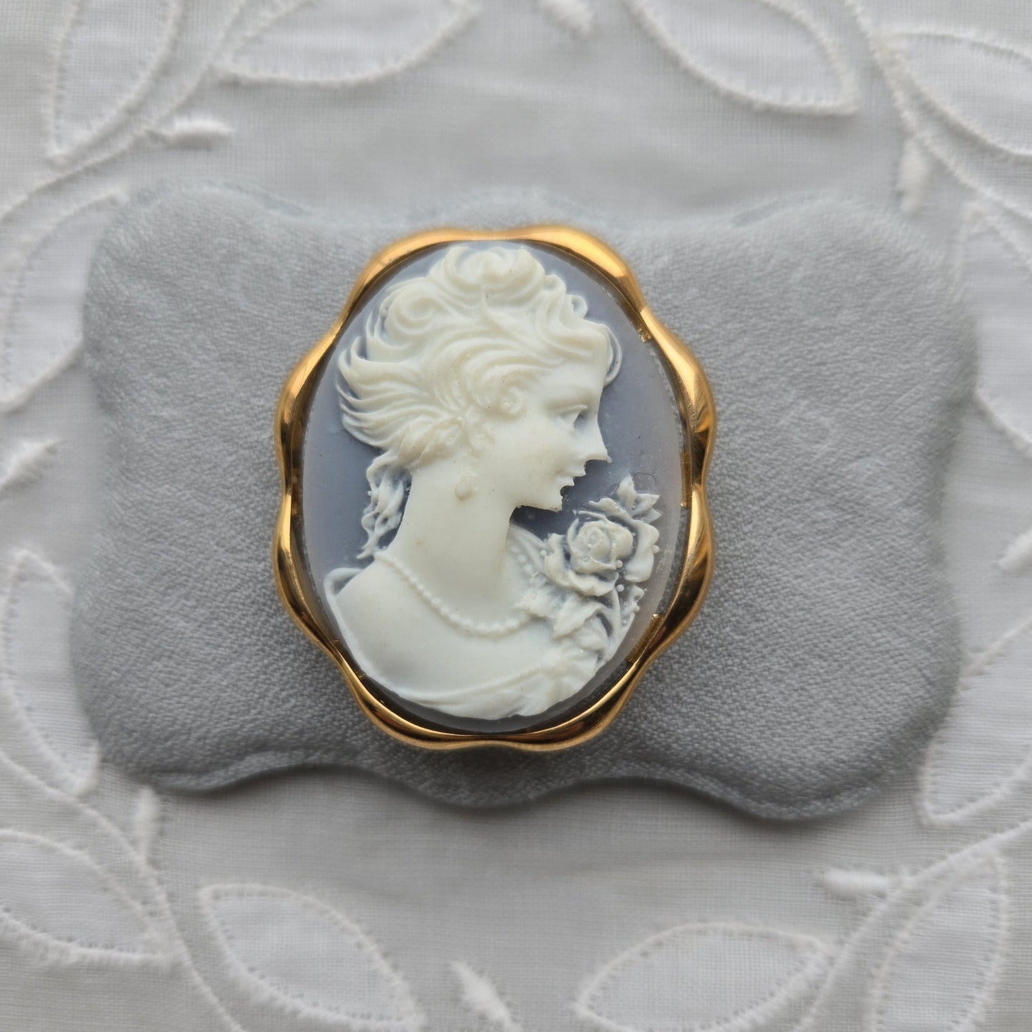 Brooch - Oval Blue Cameo Brooch