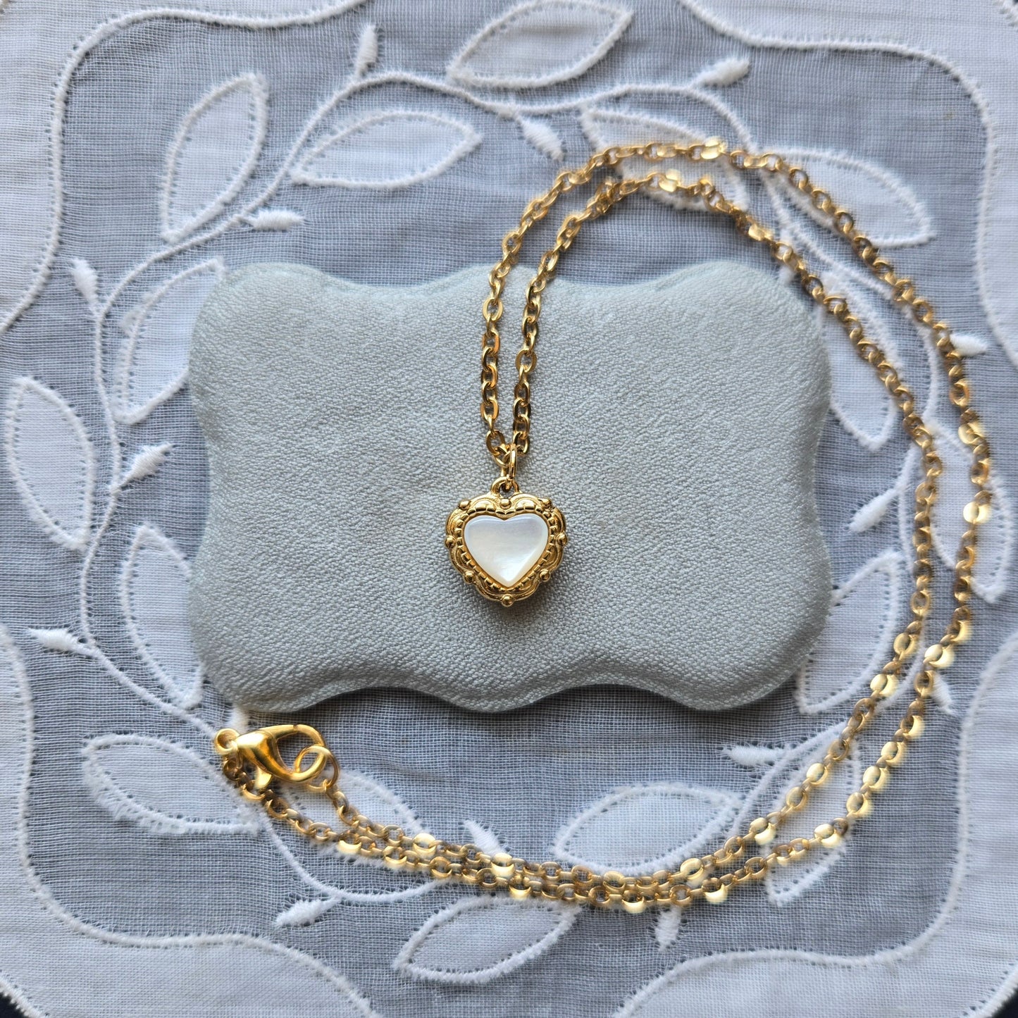 Necklace - Mother of Pearl Heart Pendant Necklace