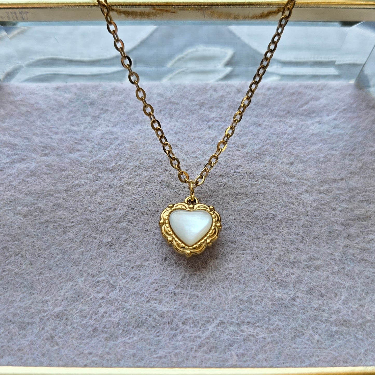 Necklace - Mother of Pearl Heart Pendant Necklace