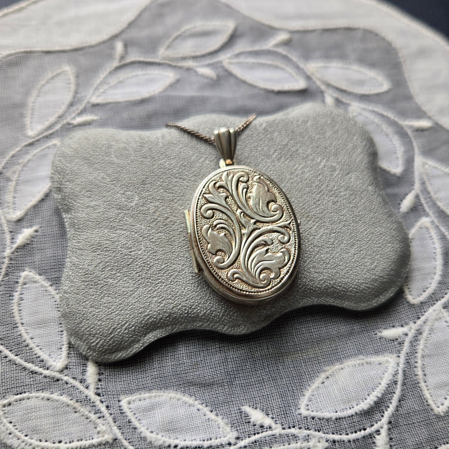 Necklace - Sterling Silver Scroll Engraved Oval Locket Pendant Necklace