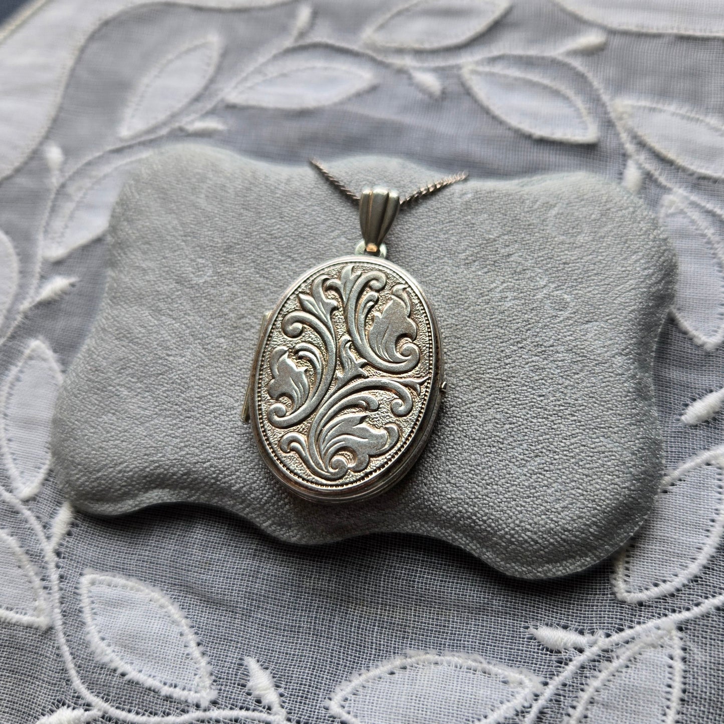 Necklace - Sterling Silver Scroll Engraved Oval Locket Pendant Necklace