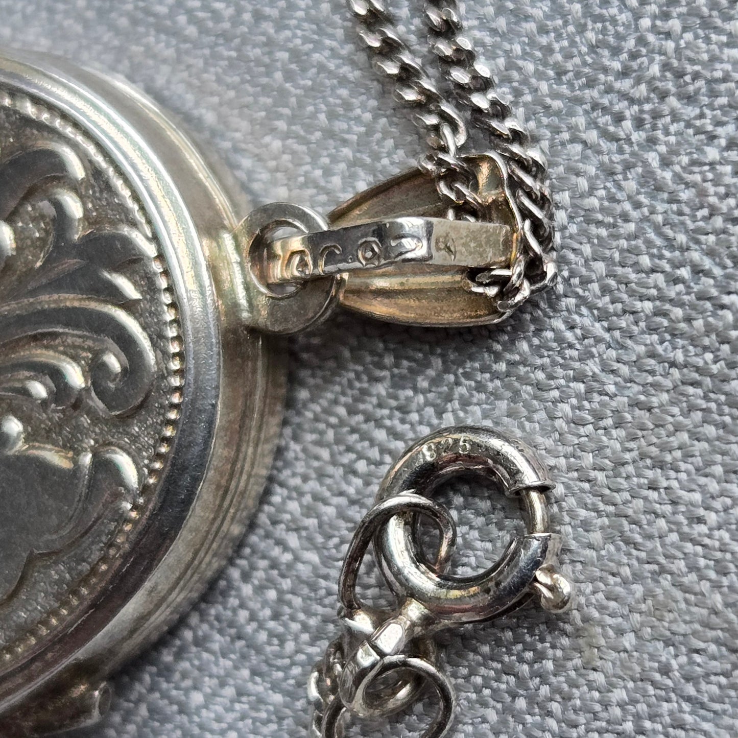 Necklace - Sterling Silver Scroll Engraved Oval Locket Pendant Necklace