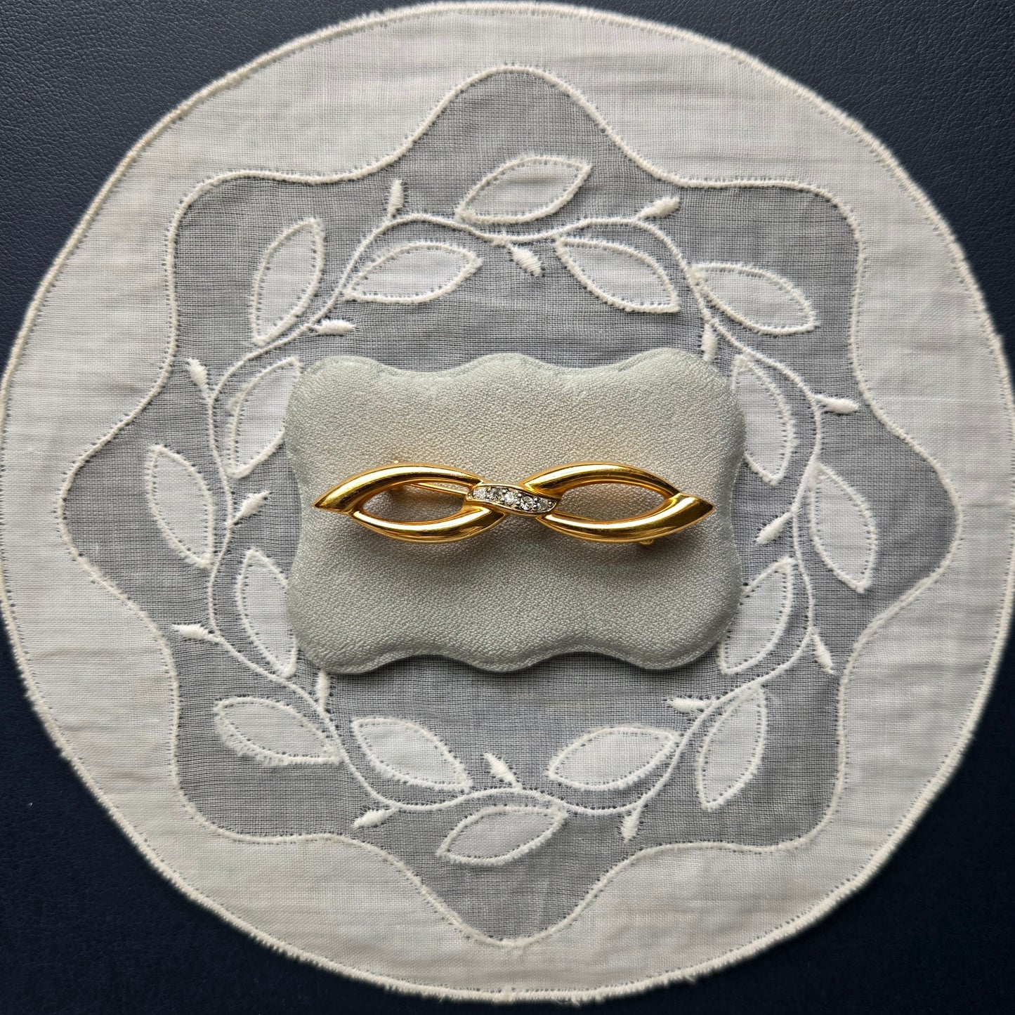 Brooch - Cristalina Gold and Clear Crystals Bow Bar Brooch