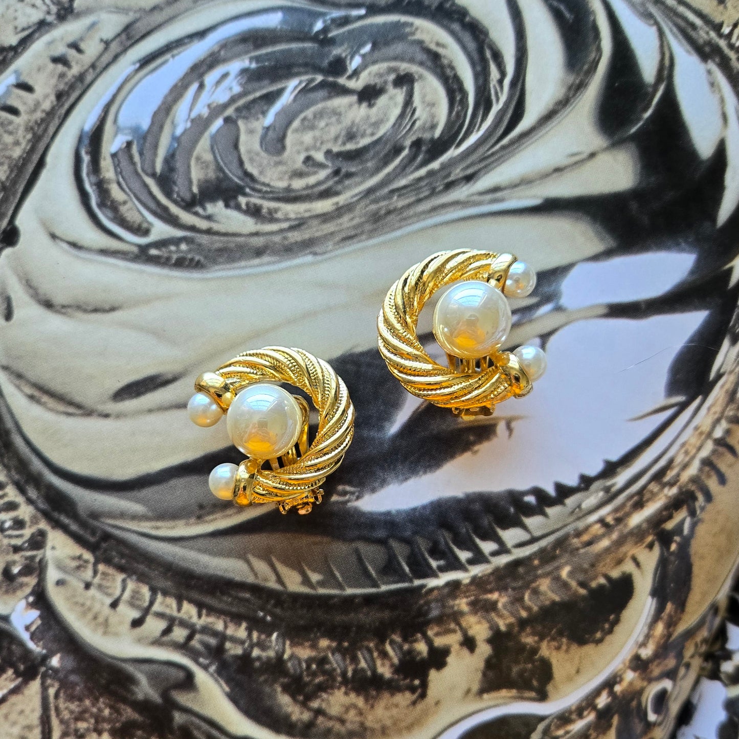 Clip on - Gold Twisted Rope Pearl Clip on Earrings