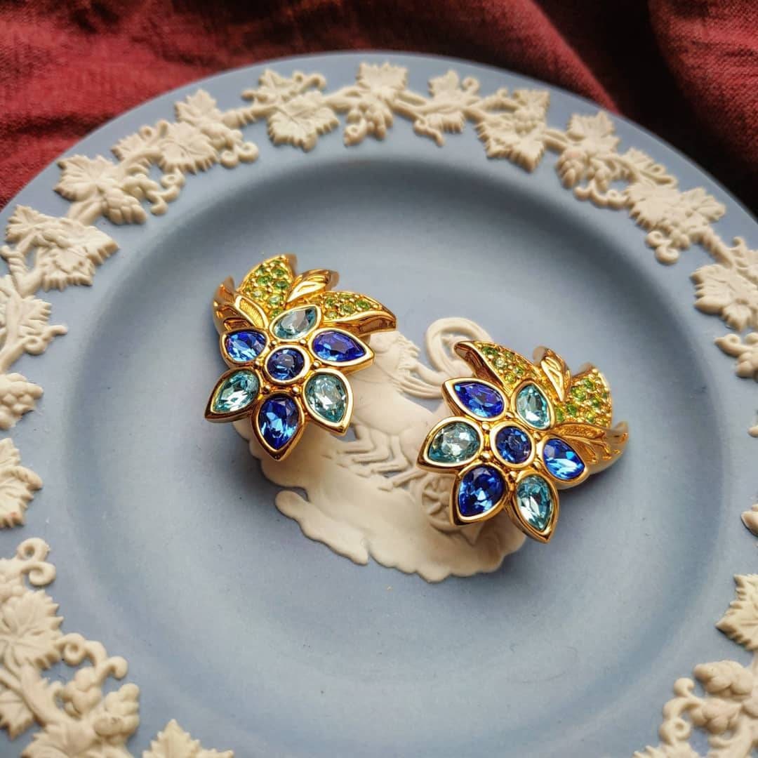 Clip on - Swarovski Blue Flower Clip on Earrings