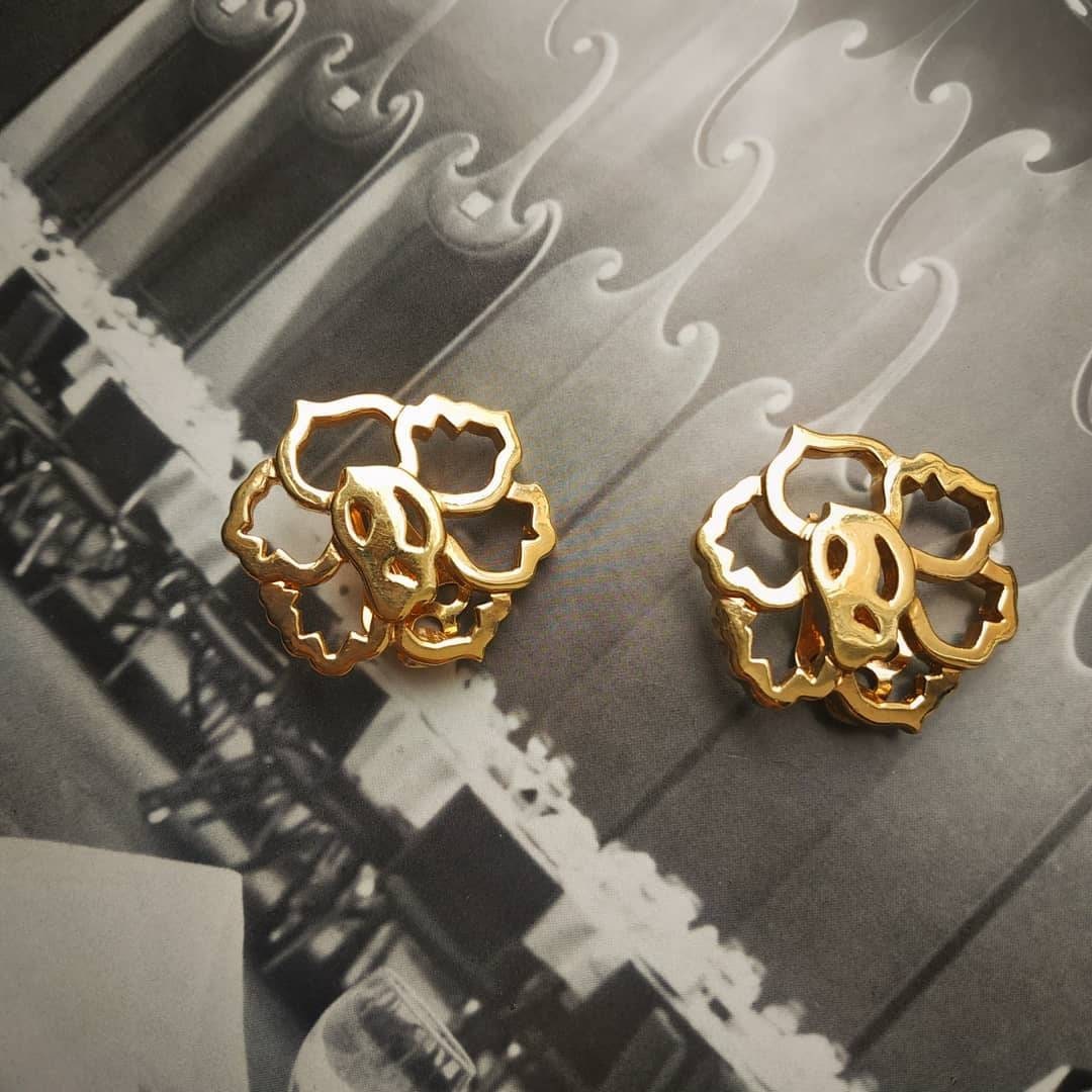 Clip on - Versace Golden Hibiscus Clip on Earrings by Gianni Versace