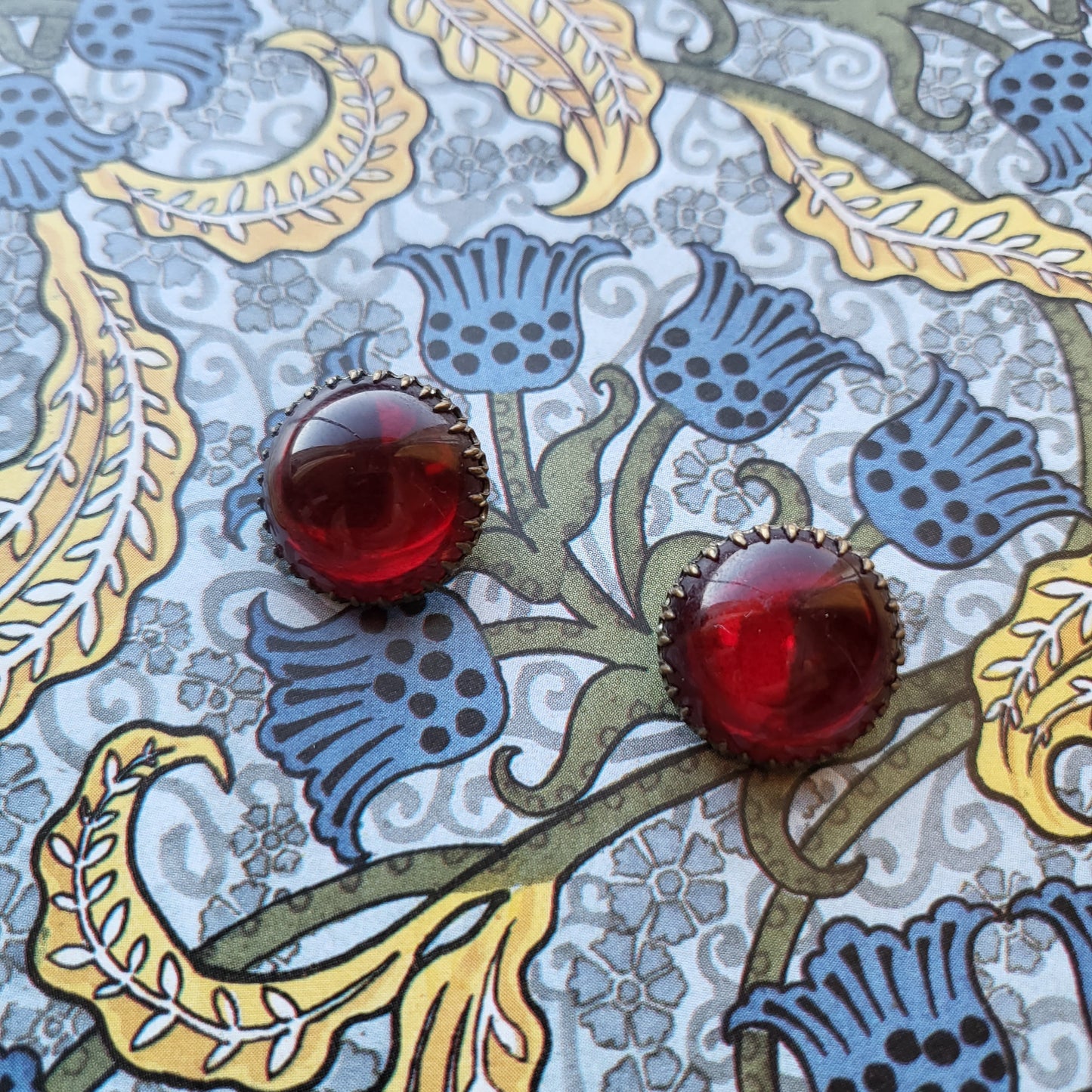 Clip on - Vintage Red Glass Cabochon Clip on Earrings