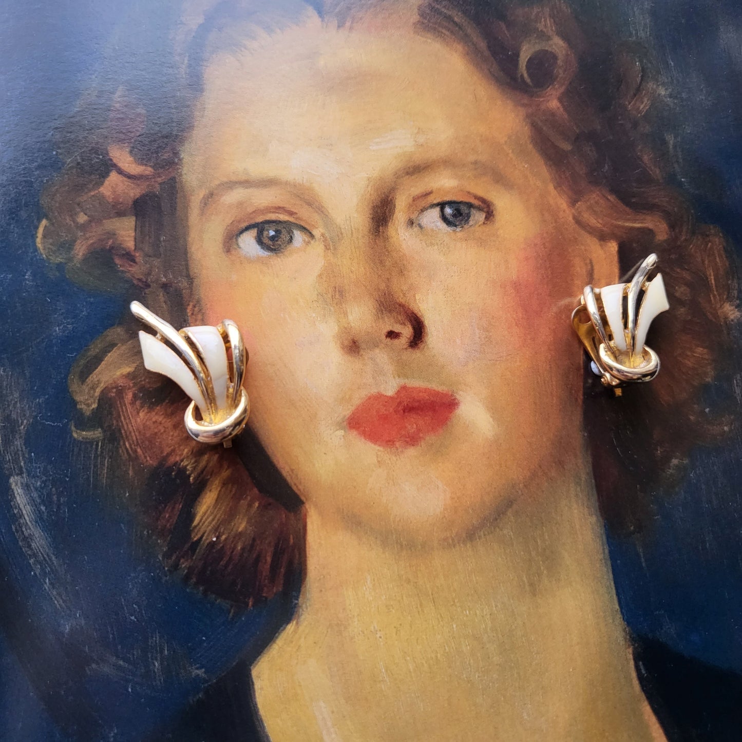 Clip on - Vintage Sphinx White Bow Clip on Earrings