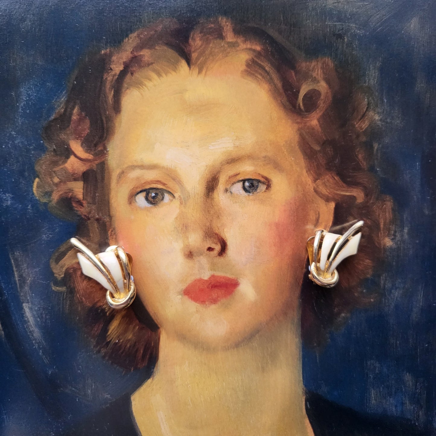 Clip on - Vintage Sphinx White Bow Clip on Earrings