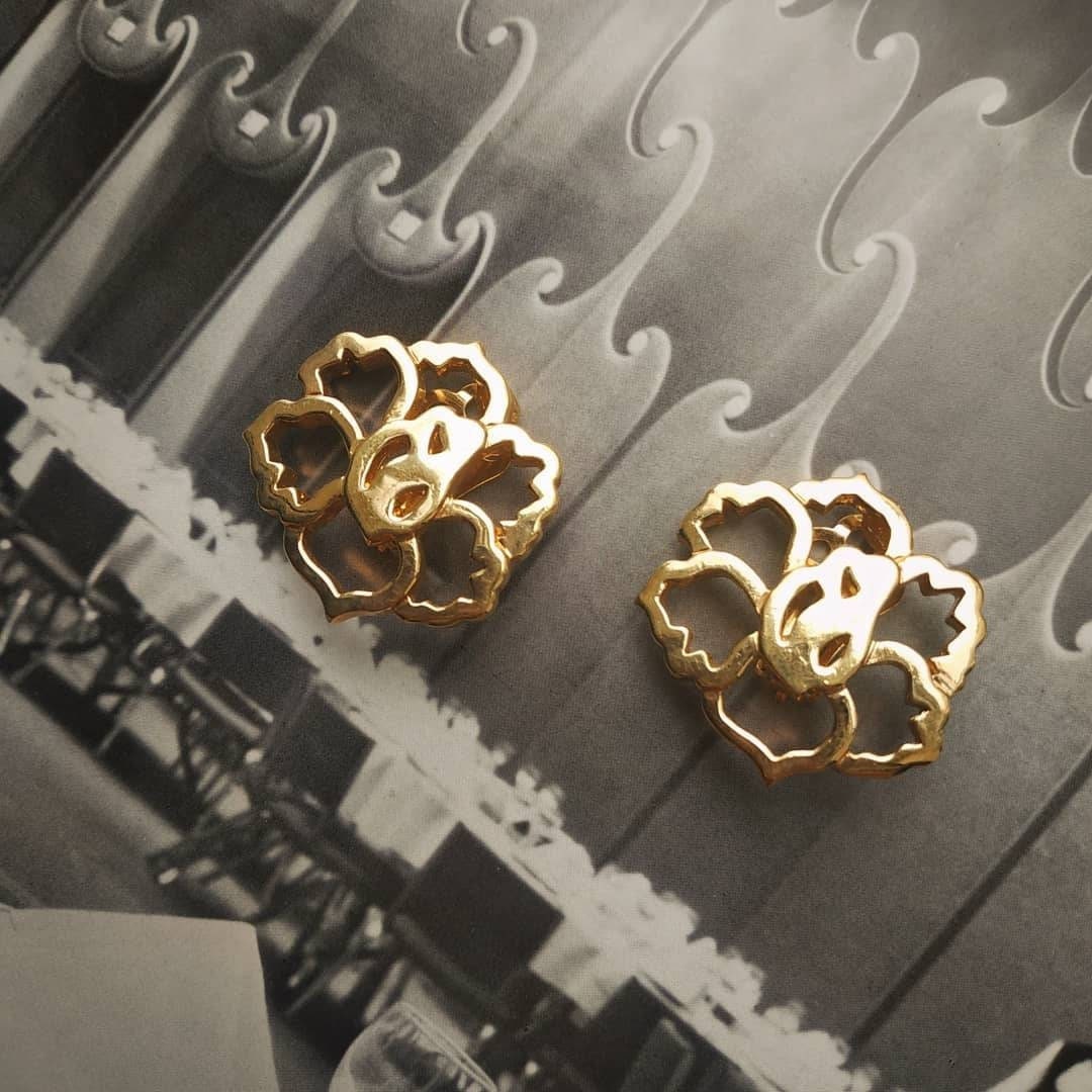 Clip on - Versace Golden Hibiscus Clip on Earrings by Gianni Versace