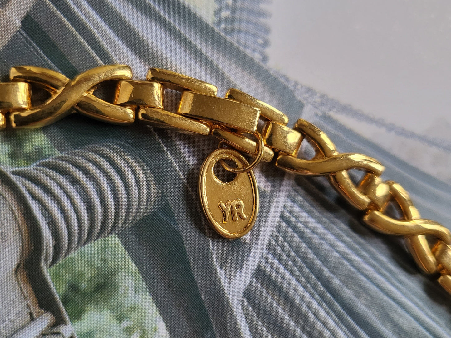 Necklace - Yves Rocher Plain Gold Cross Link Chain Necklace