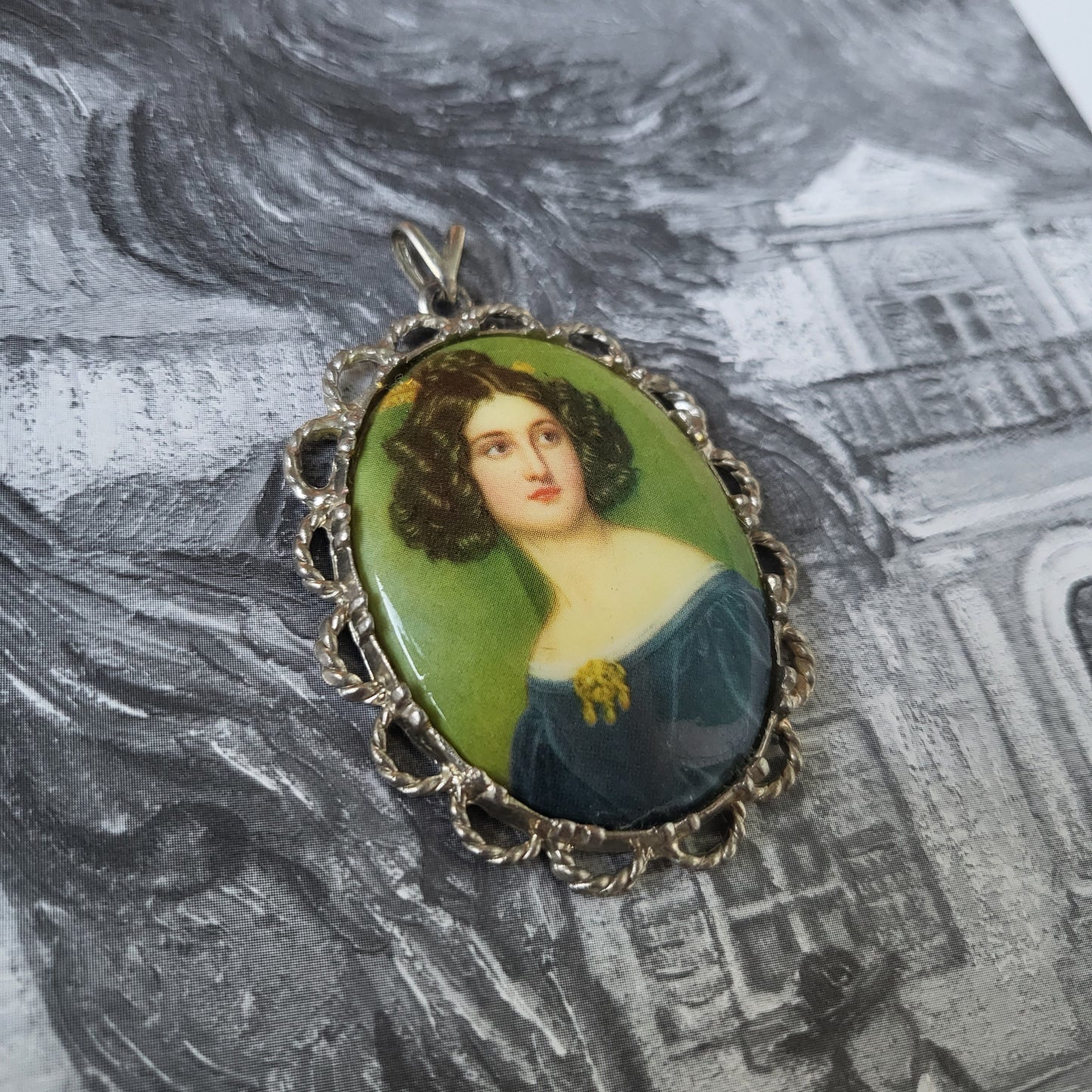 Pendant - Exquisite Porcelain Lady Portrait Pendant