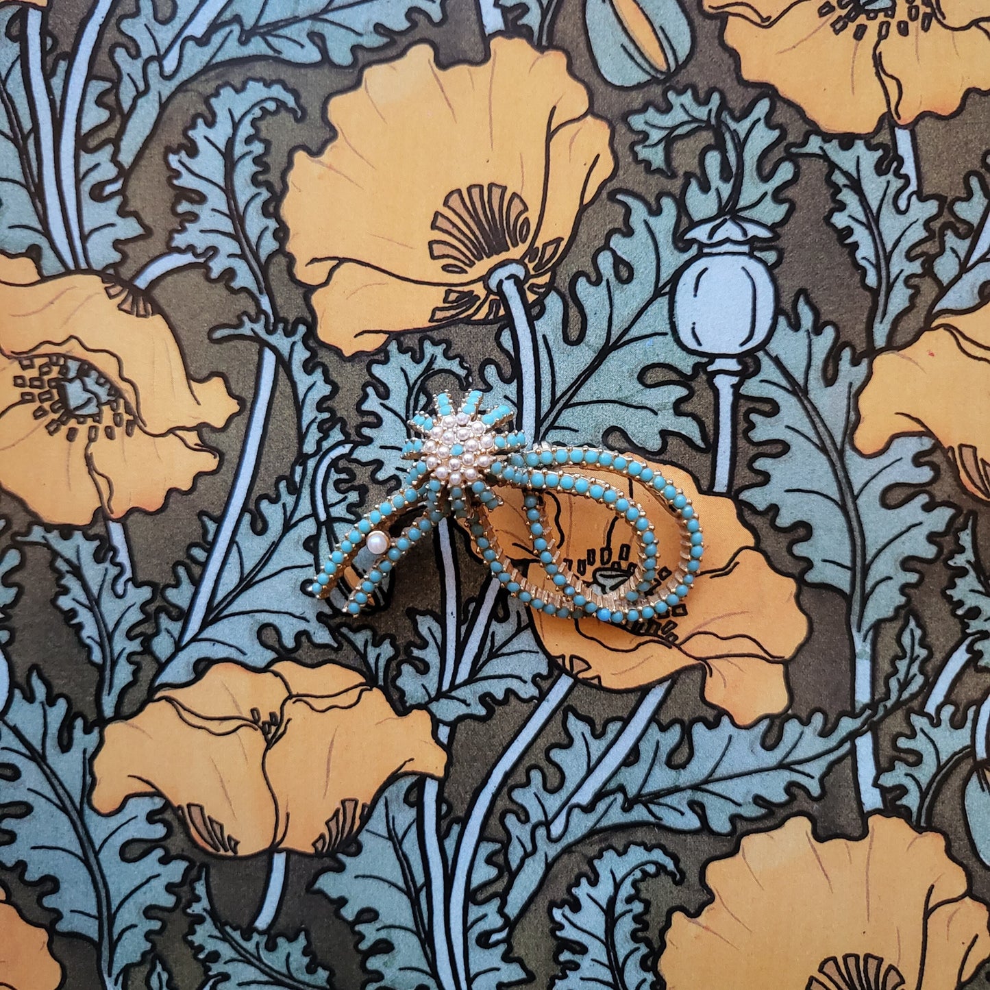 Brooch - Sphinx Faux Pearl and Turquoise Flower Ribbon Brooch