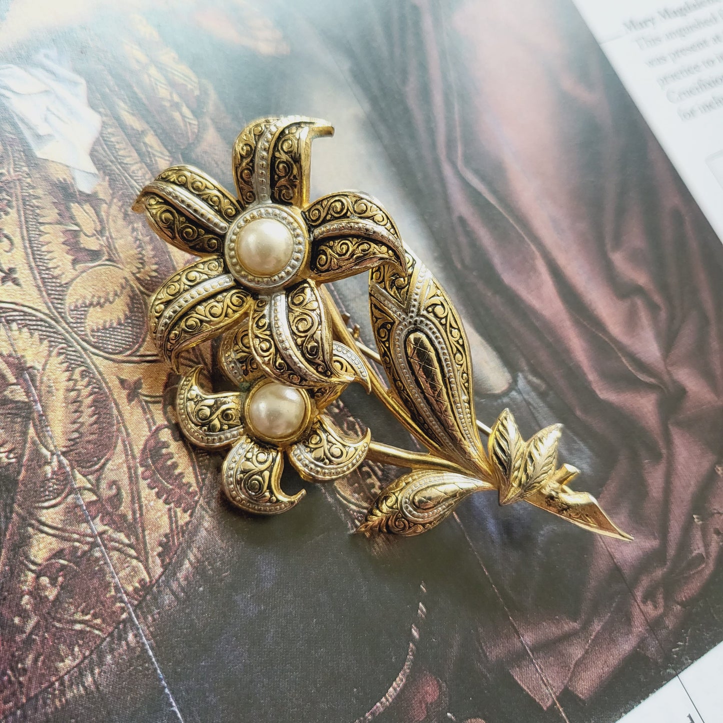 Brooch - Damascene Faux Pearl Flowers Brooch
