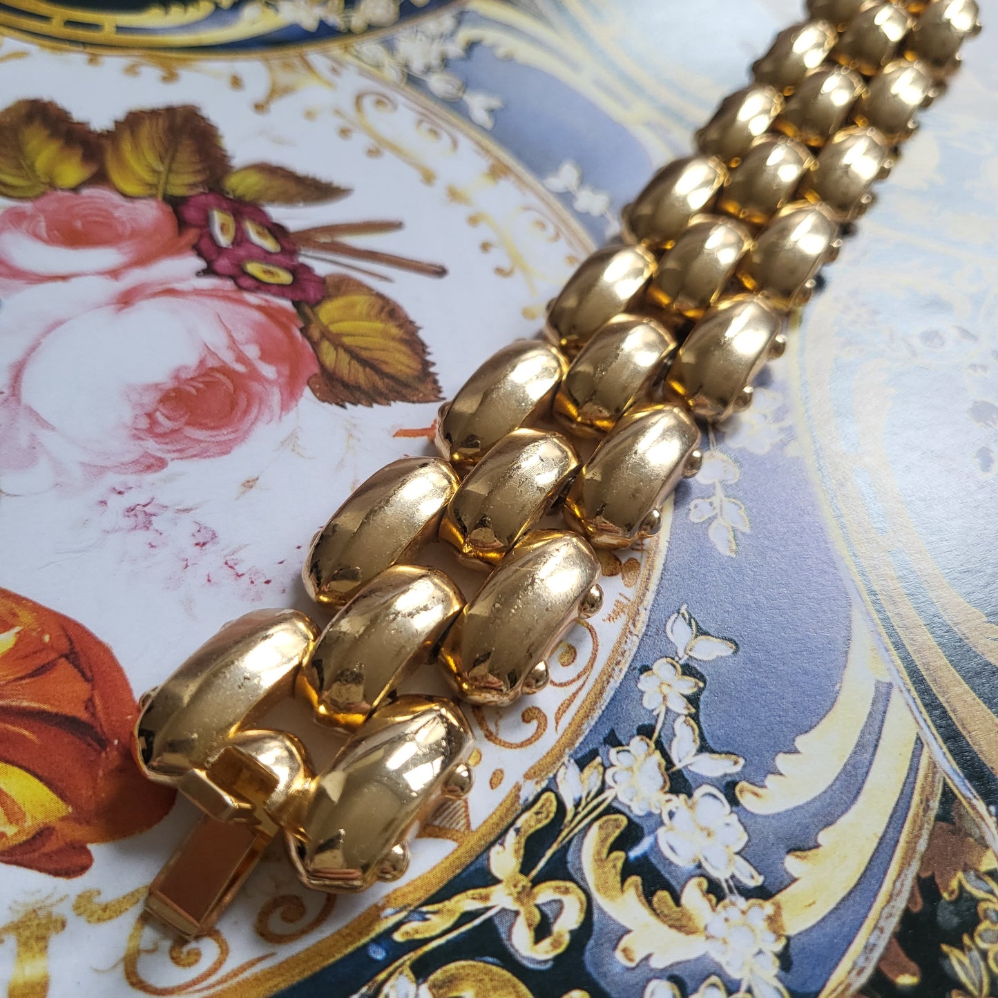 Bracelet - Burberrys Gold Chunky Panther Chain Link Bracelet