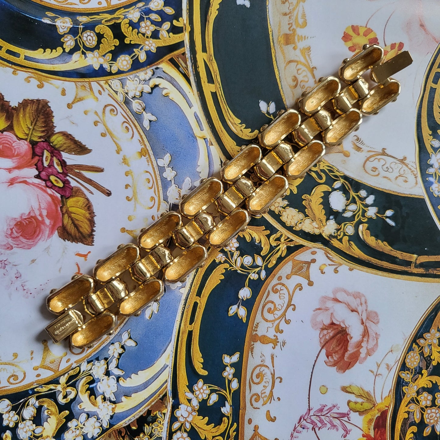 Bracelet - Burberrys Gold Chunky Panther Chain Link Bracelet